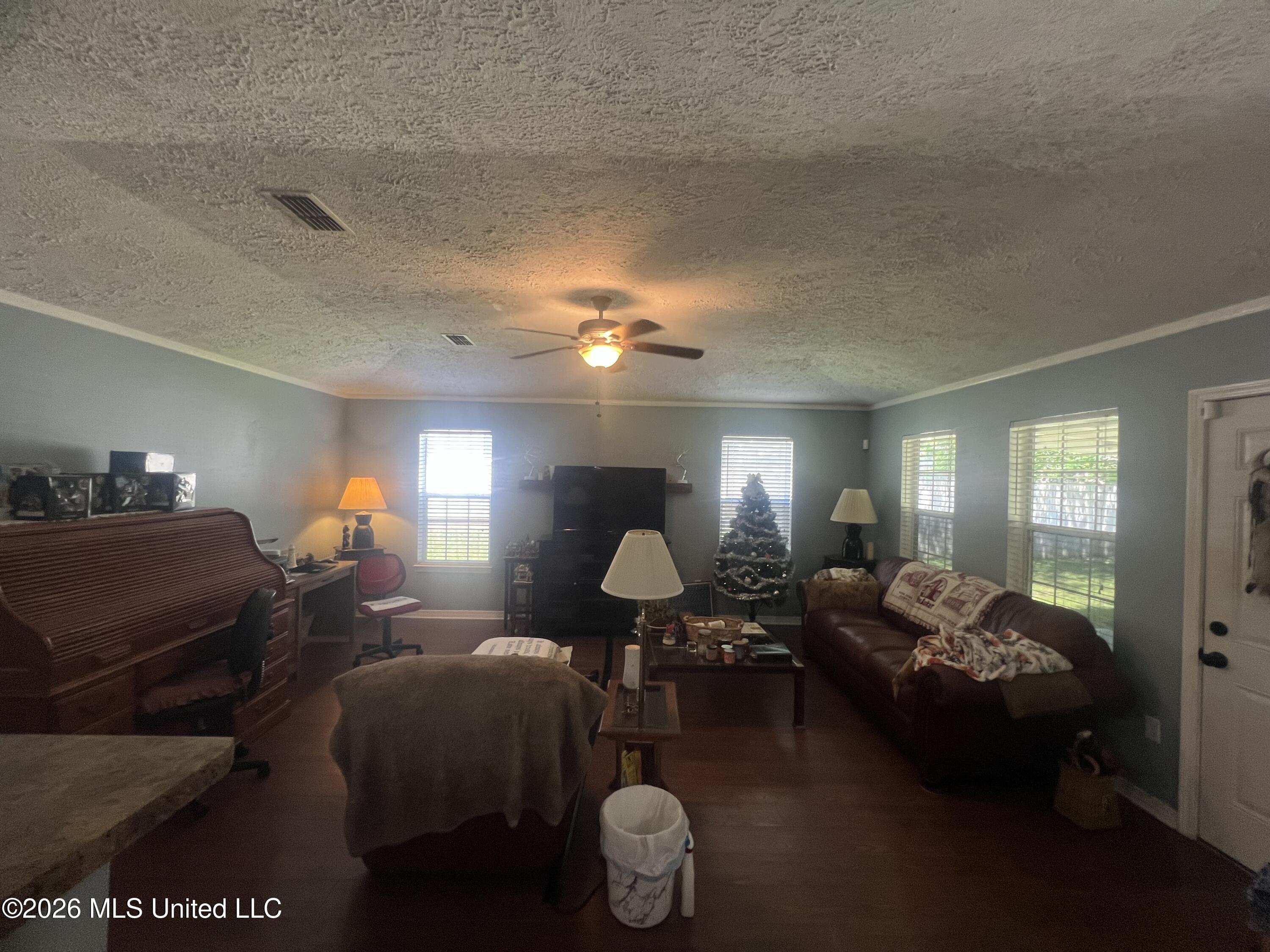16317 Greenglade Drive Property Photo 10