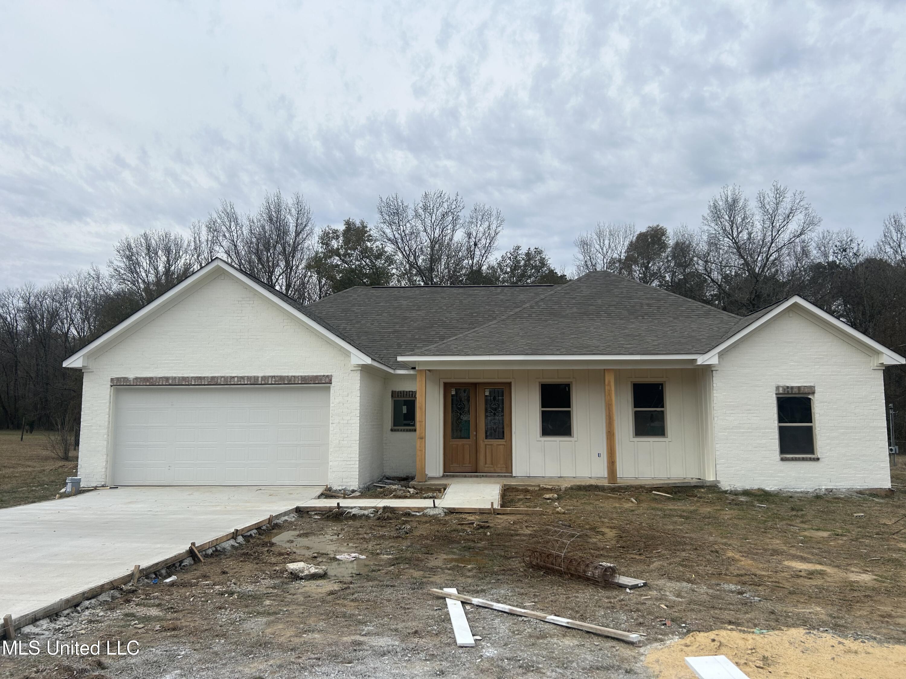2321 N Pine Lea Drive Property Photo 1