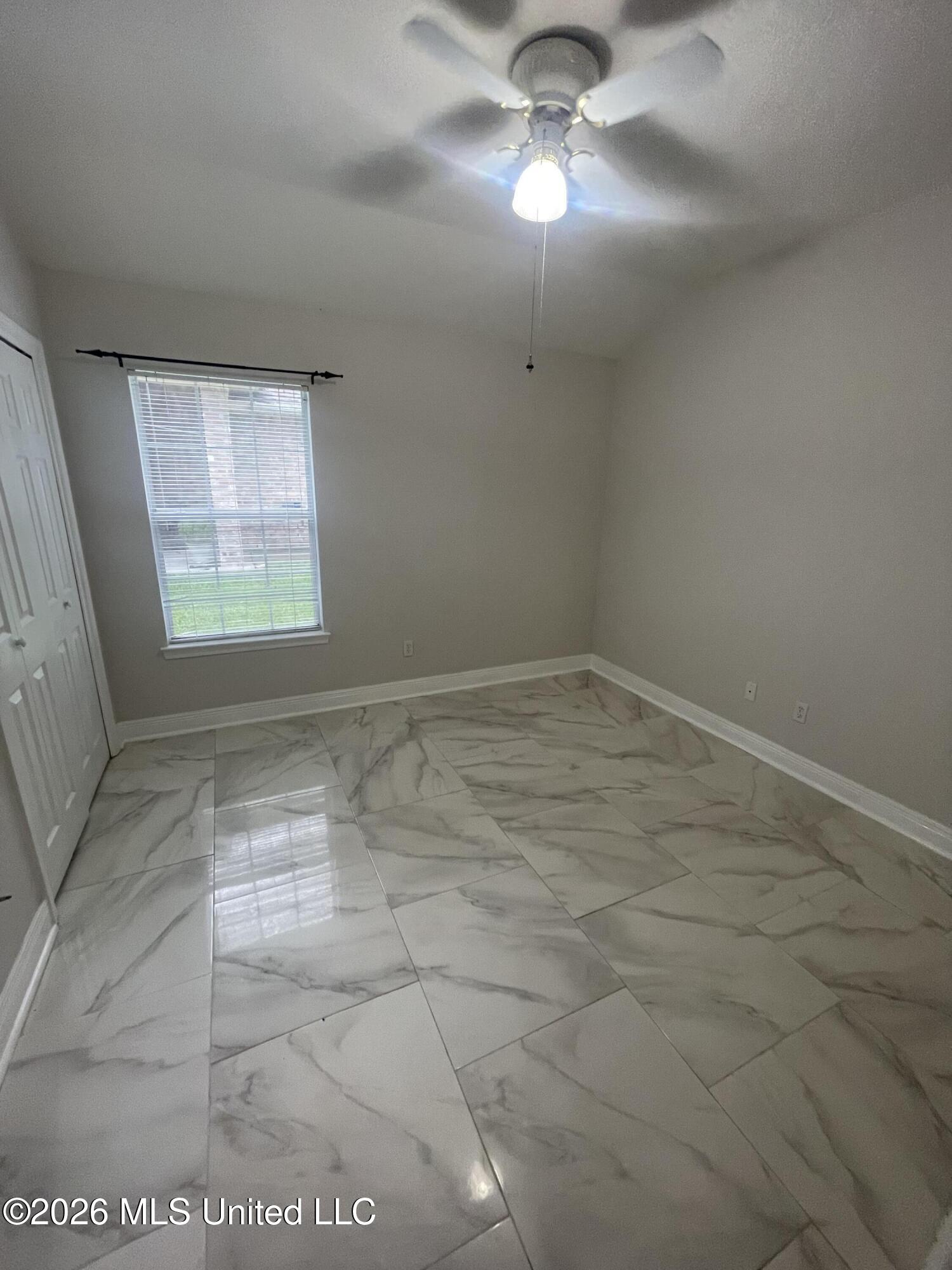 11027 Oakcrest Drive Property Photo 9