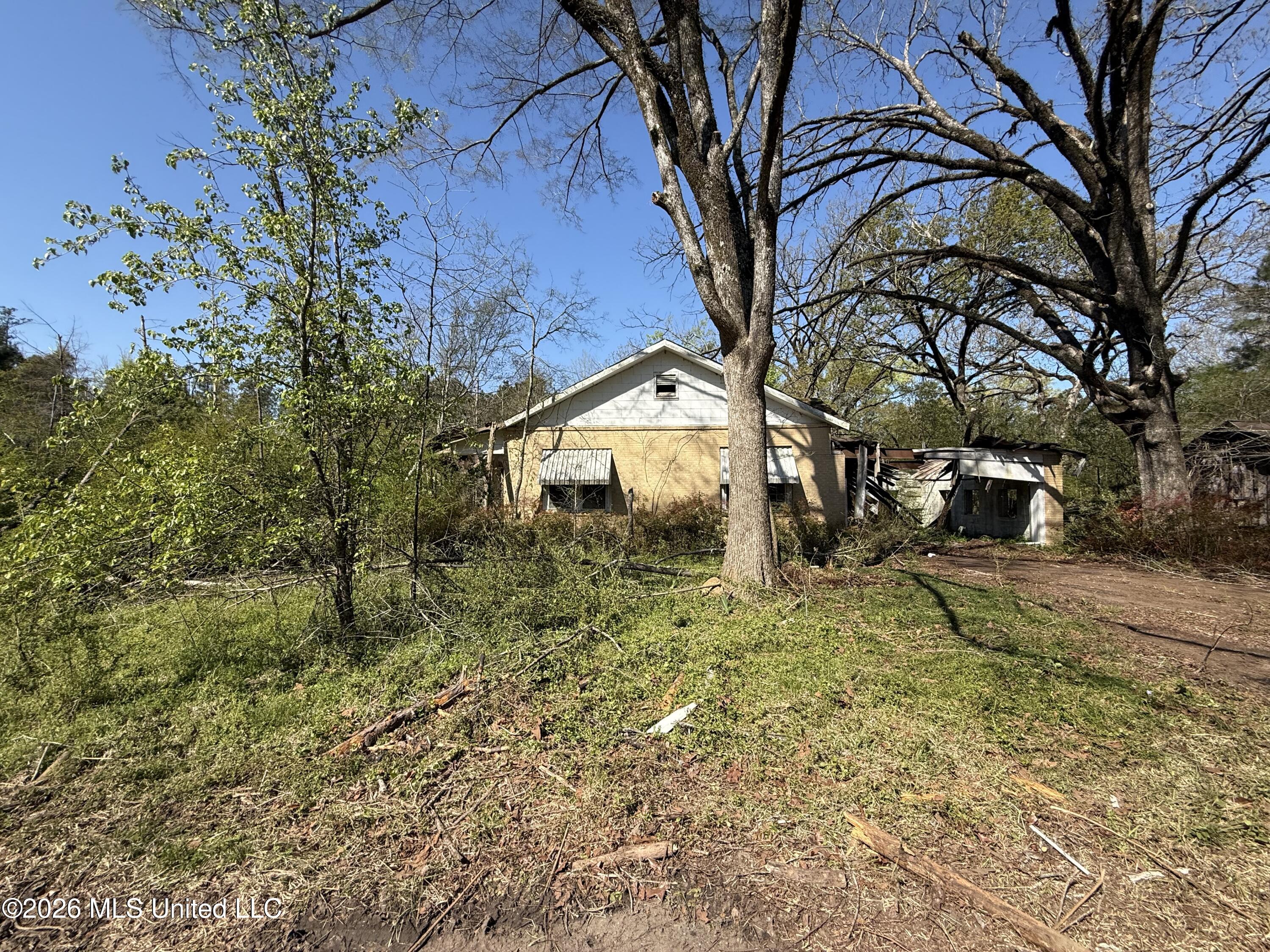 7020 S Siwell Road Property Photo 9