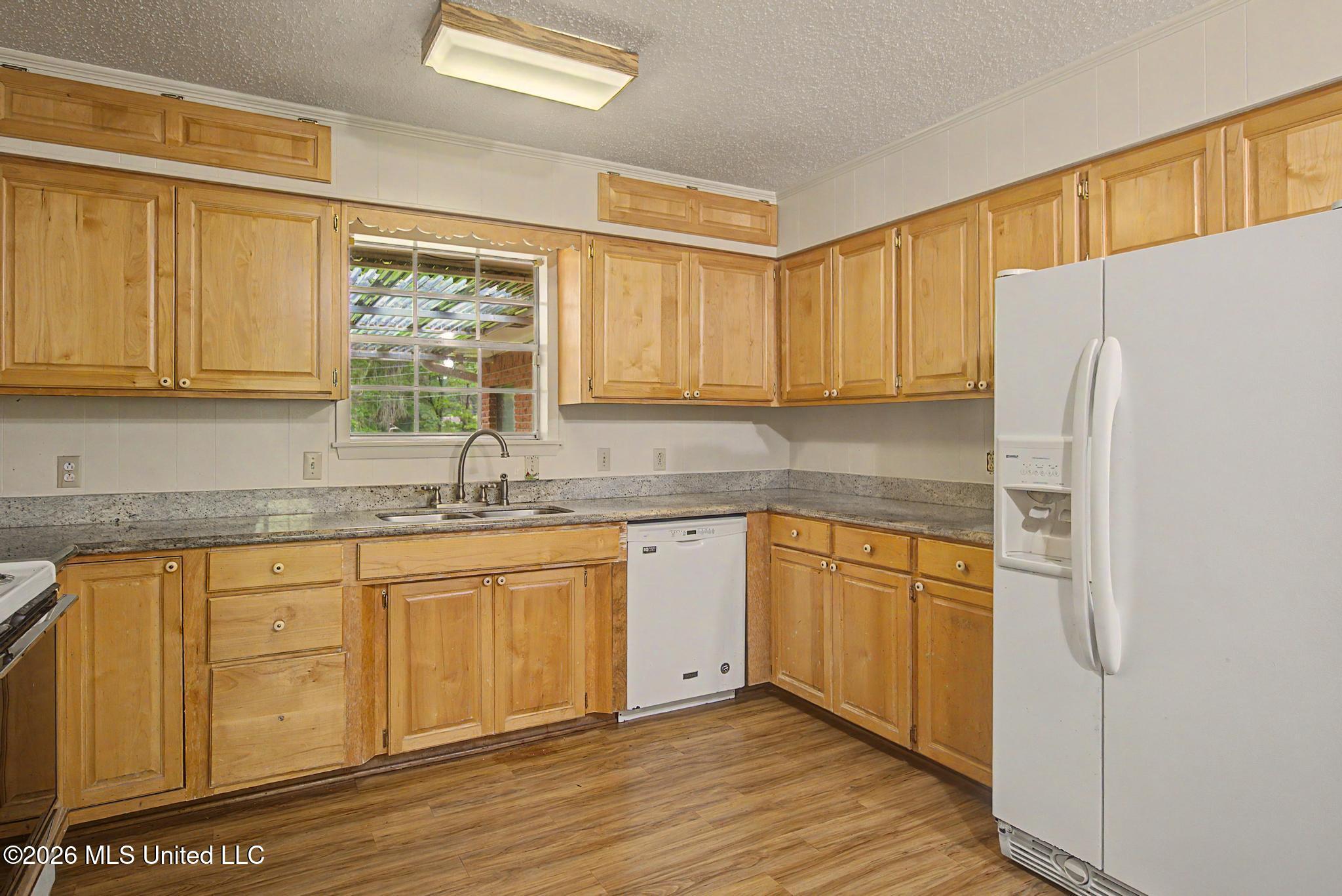 810 E College Avenue Property Photo 13