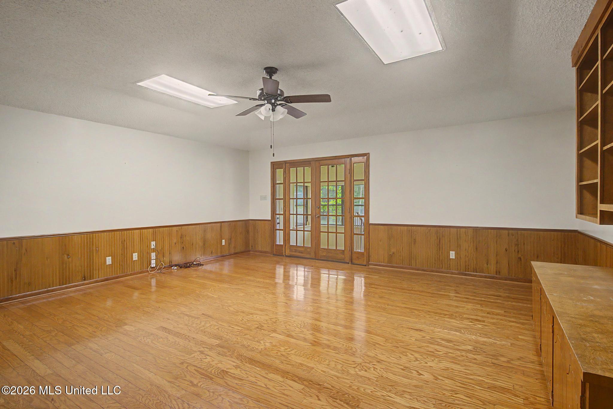 810 E College Avenue Property Photo 17