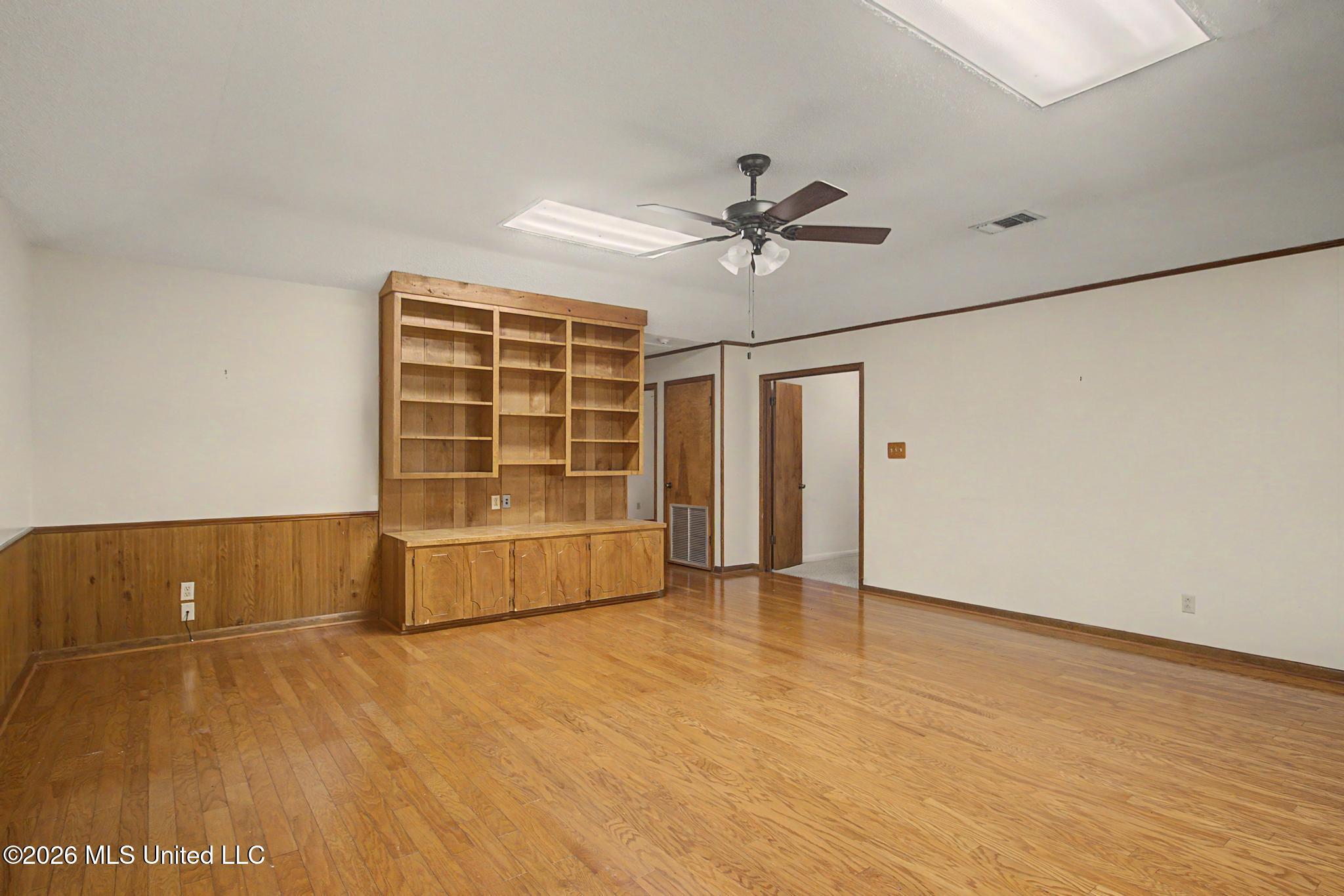 810 E College Avenue Property Photo 18