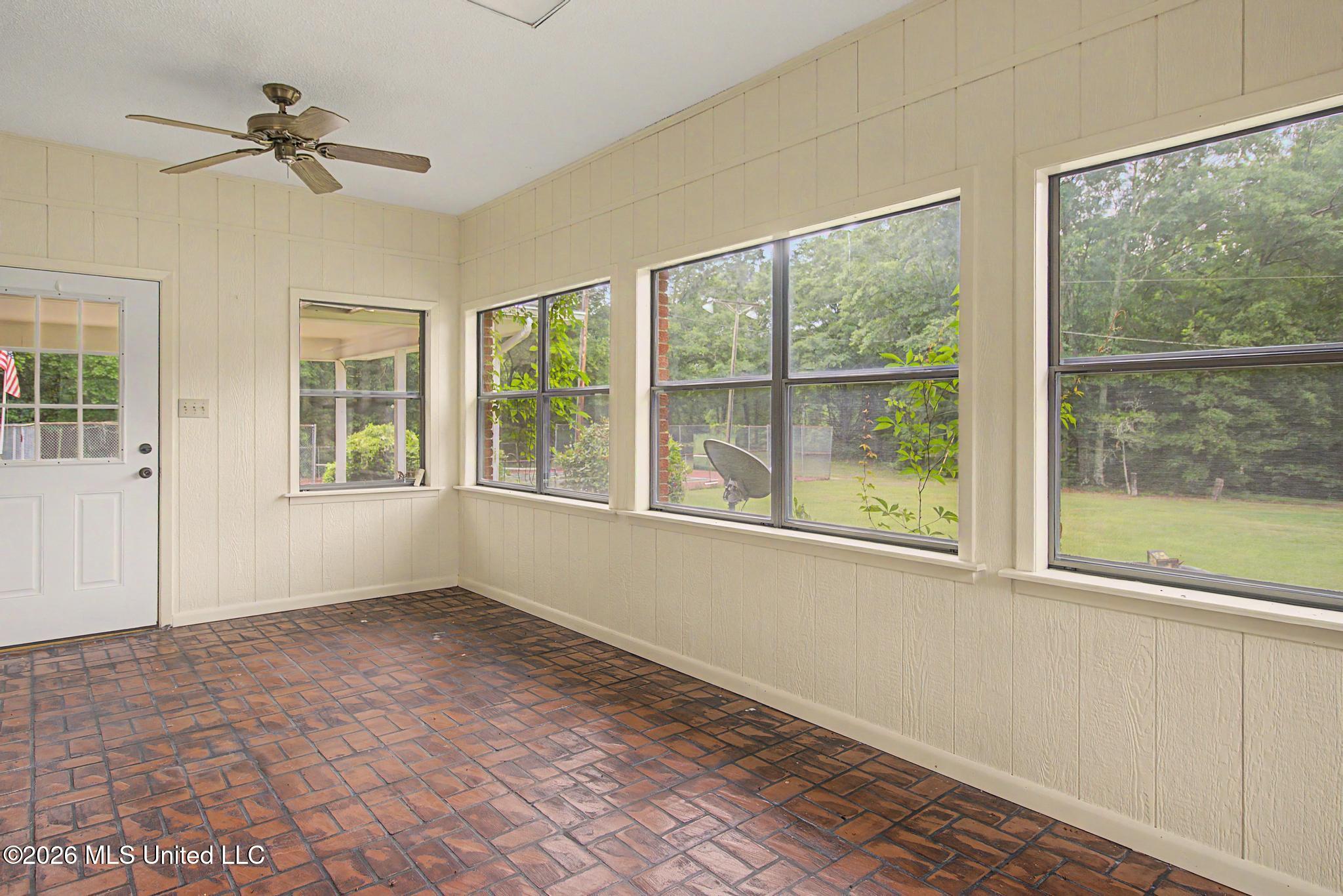 810 E College Avenue Property Photo 19
