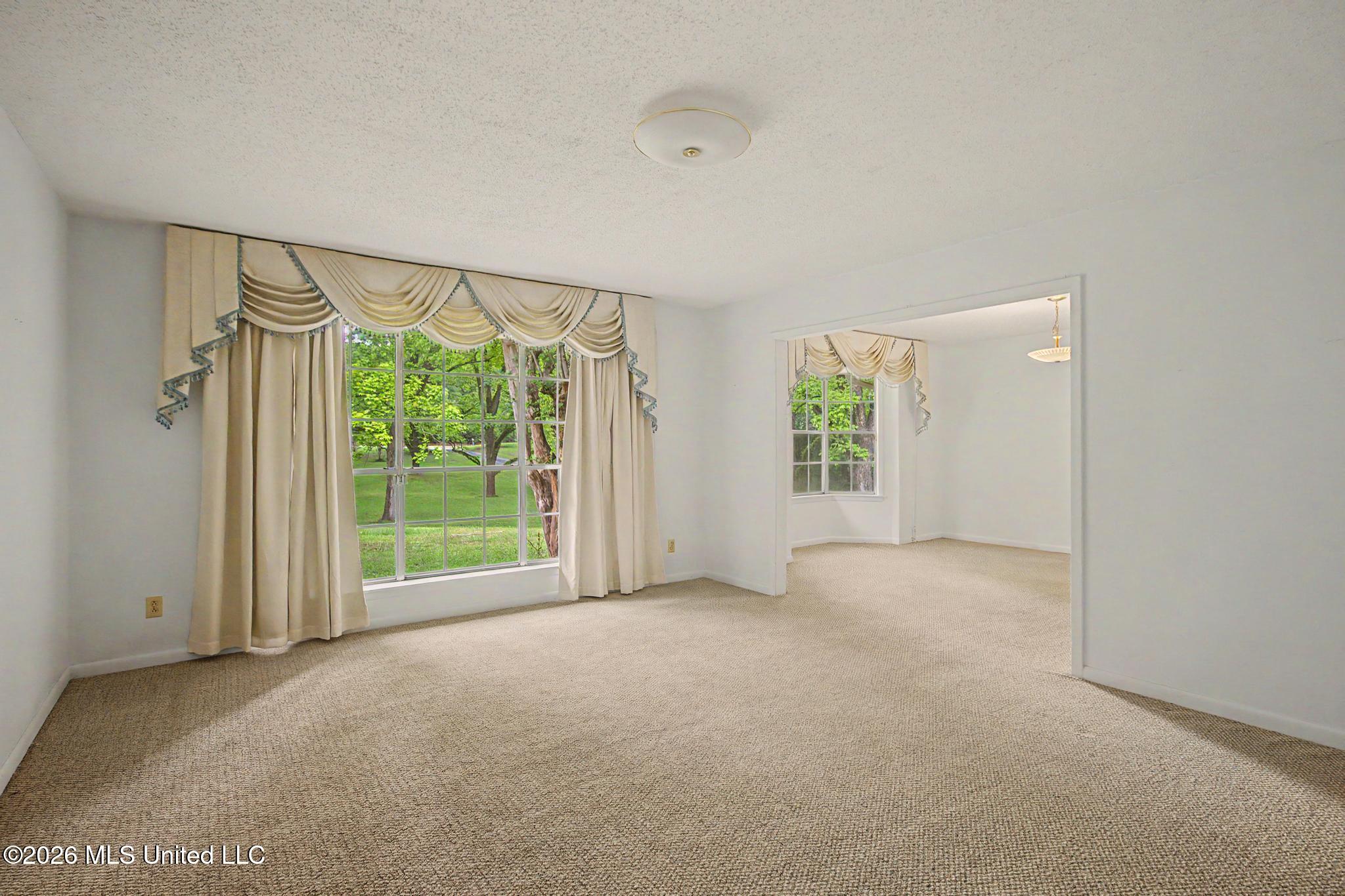 810 E College Avenue Property Photo 20