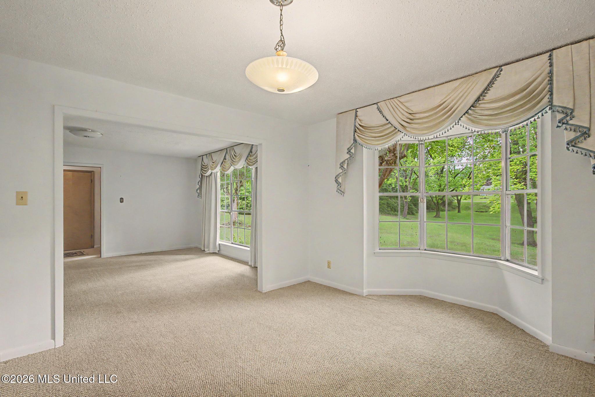 810 E College Avenue Property Photo 21