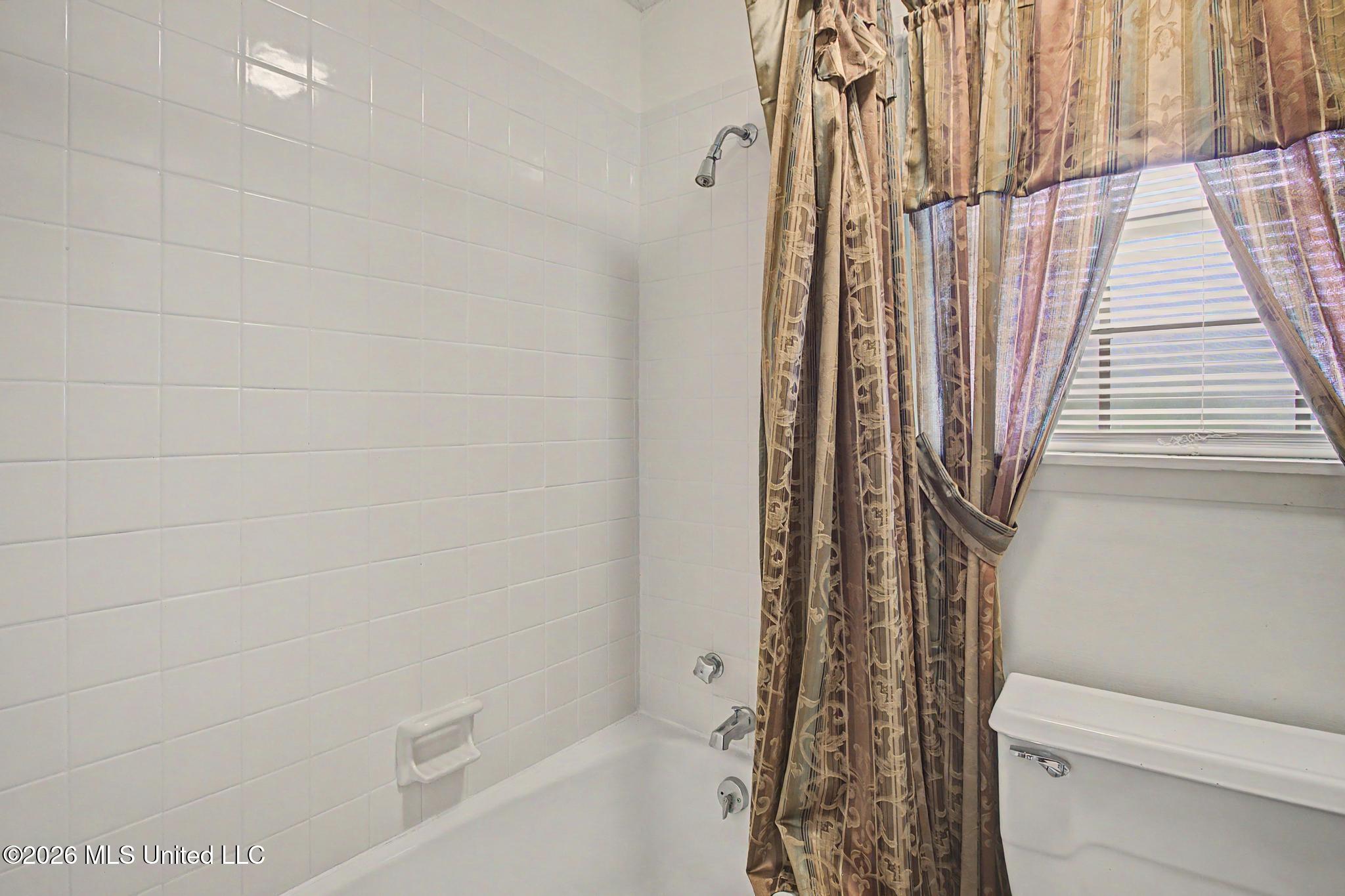 810 E College Avenue Property Photo 24