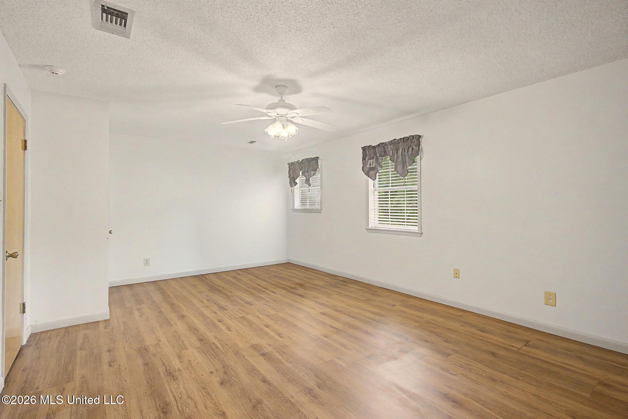 810 E College Avenue Property Photo 28
