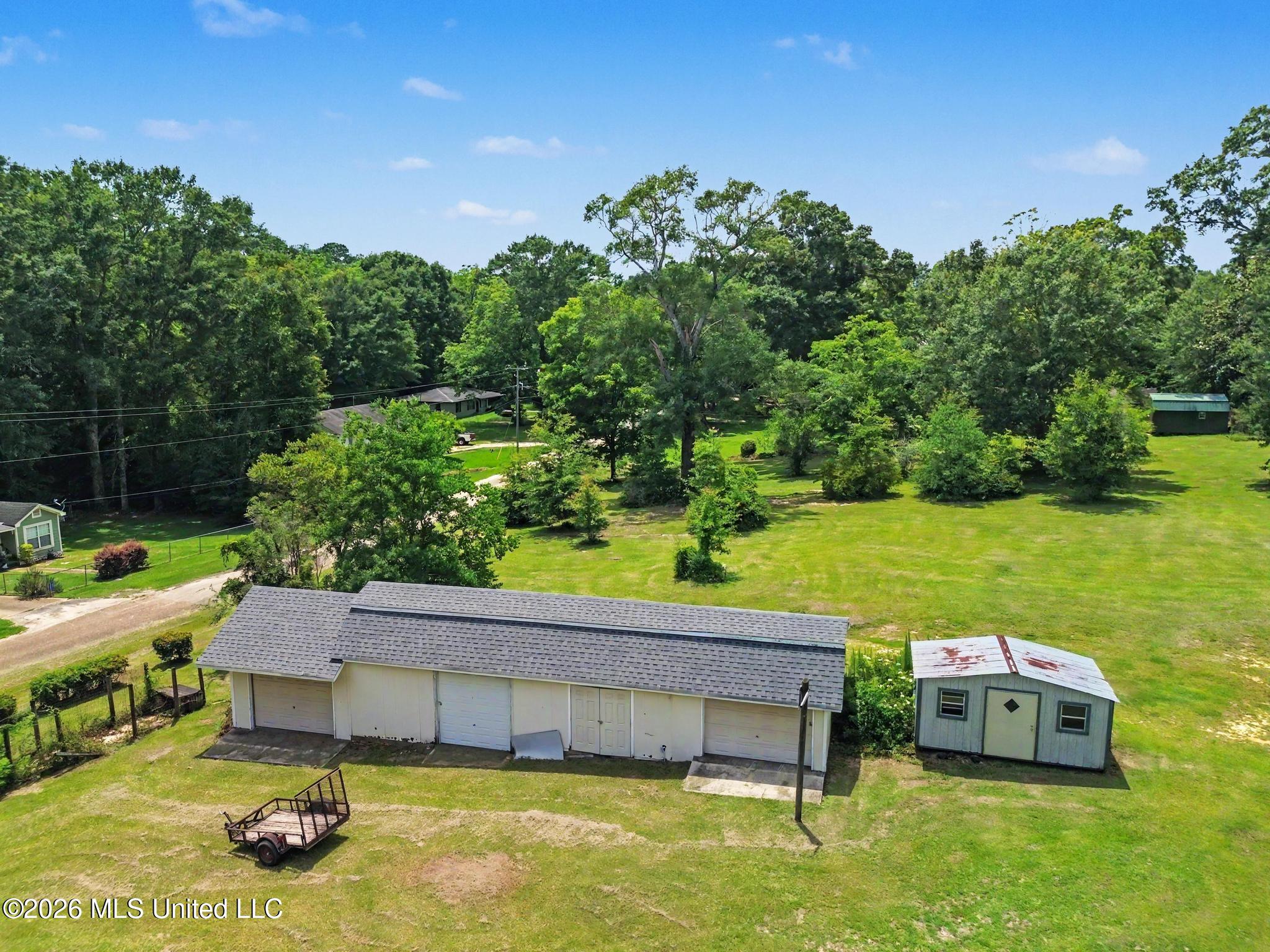 810 E College Avenue Property Photo 35