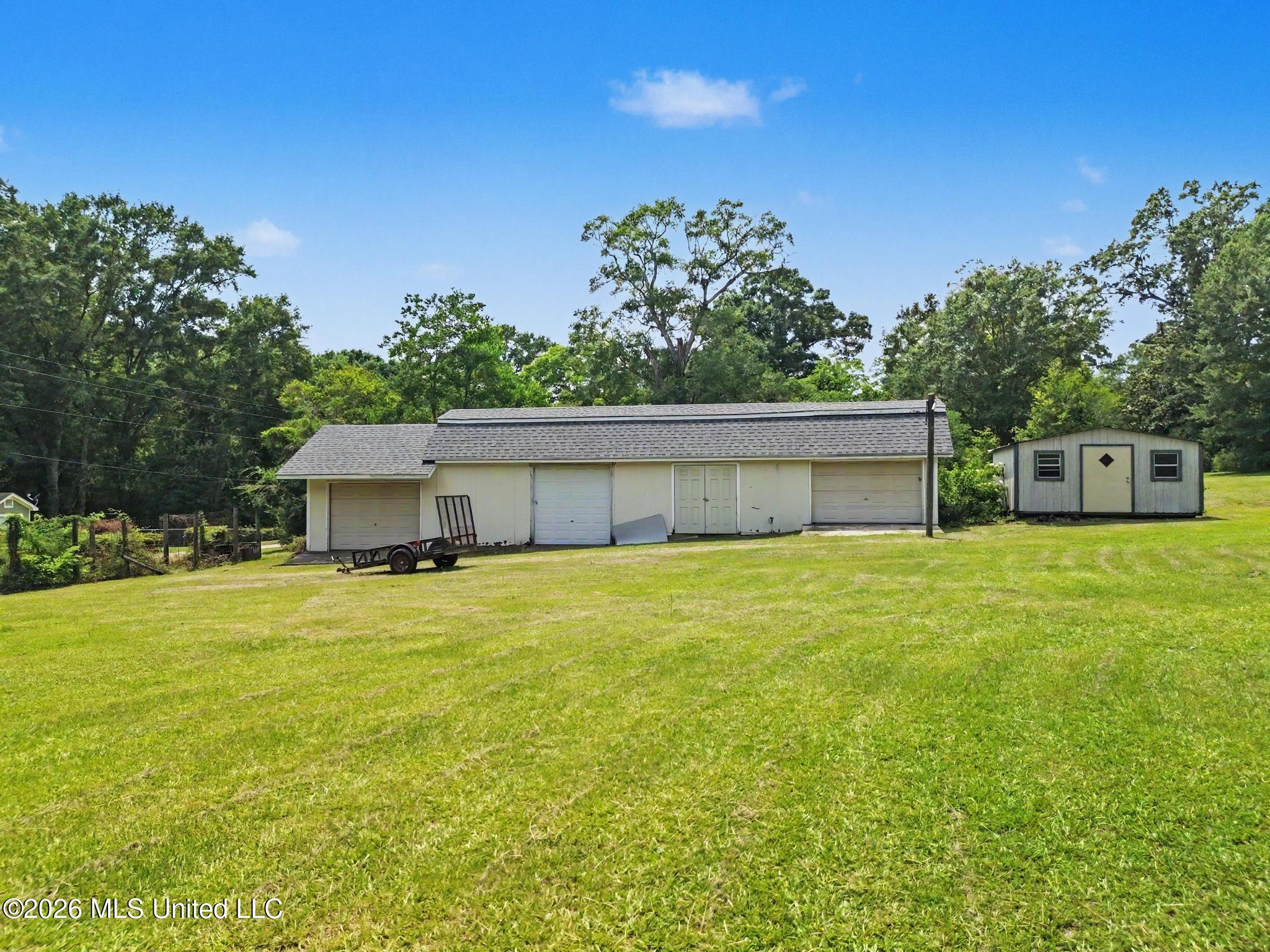 810 E College Avenue Property Photo 39