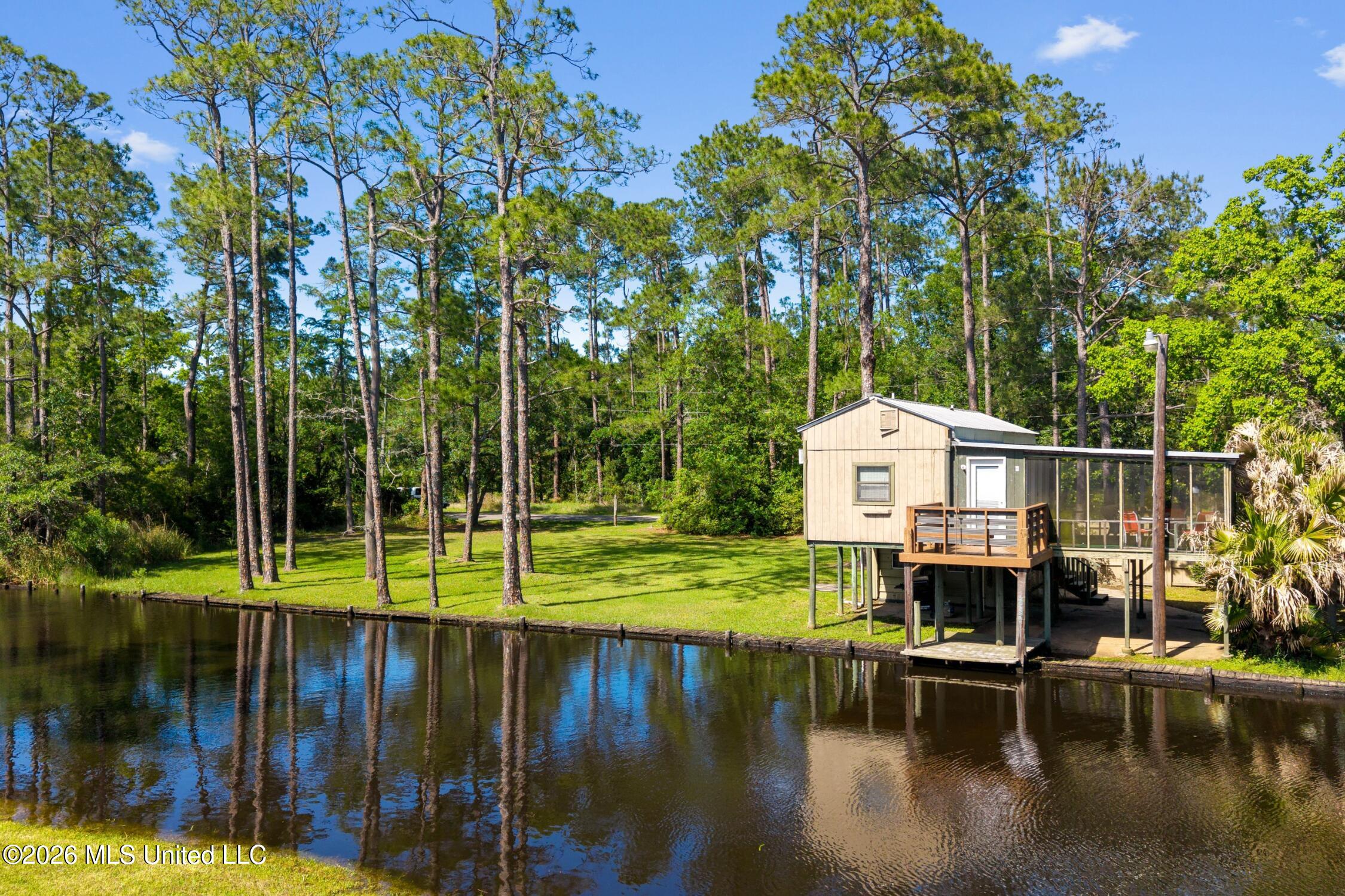 10091 River Drive Property Photo 1