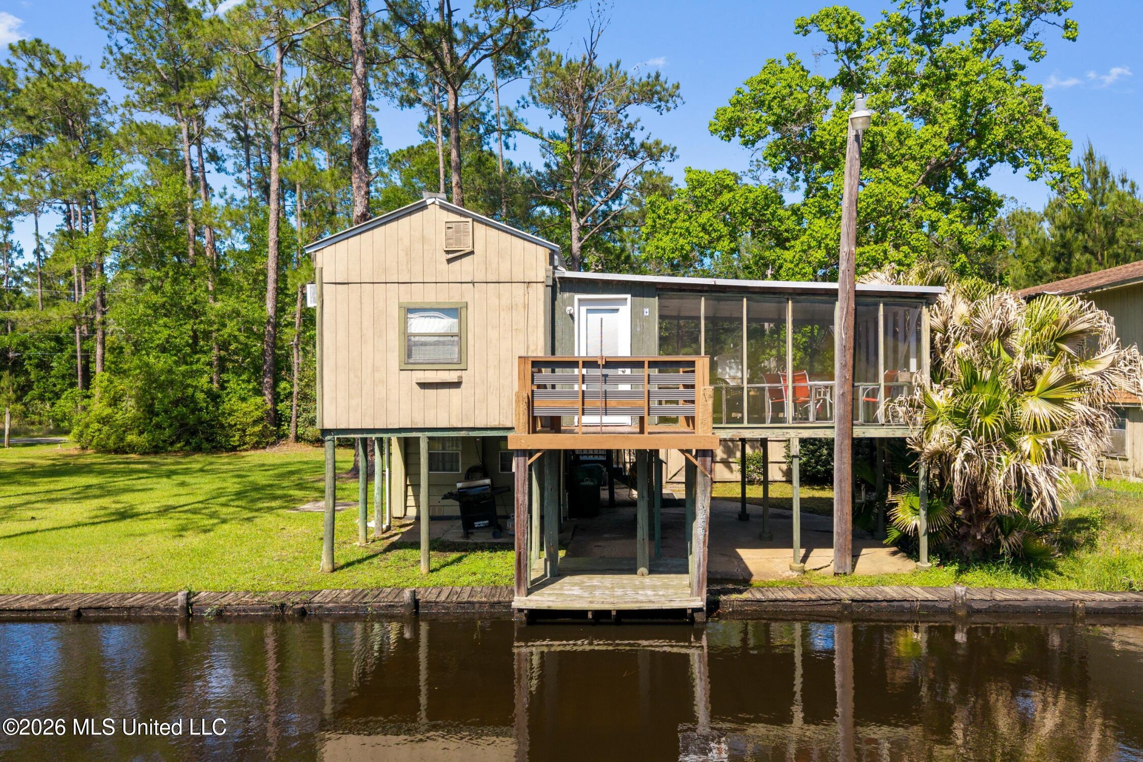 10091 River Drive Property Photo 3