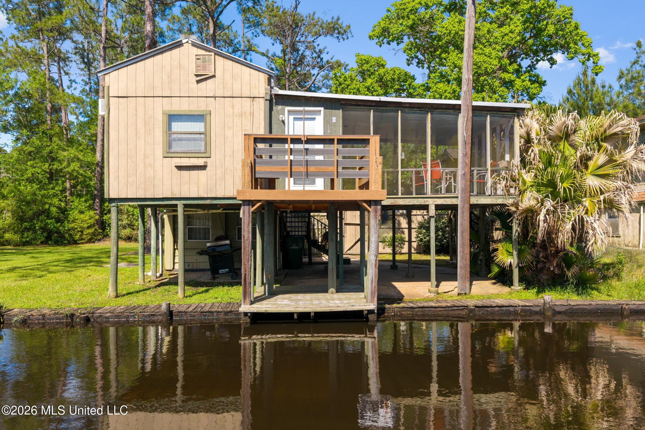 10091 River Drive Property Photo 4