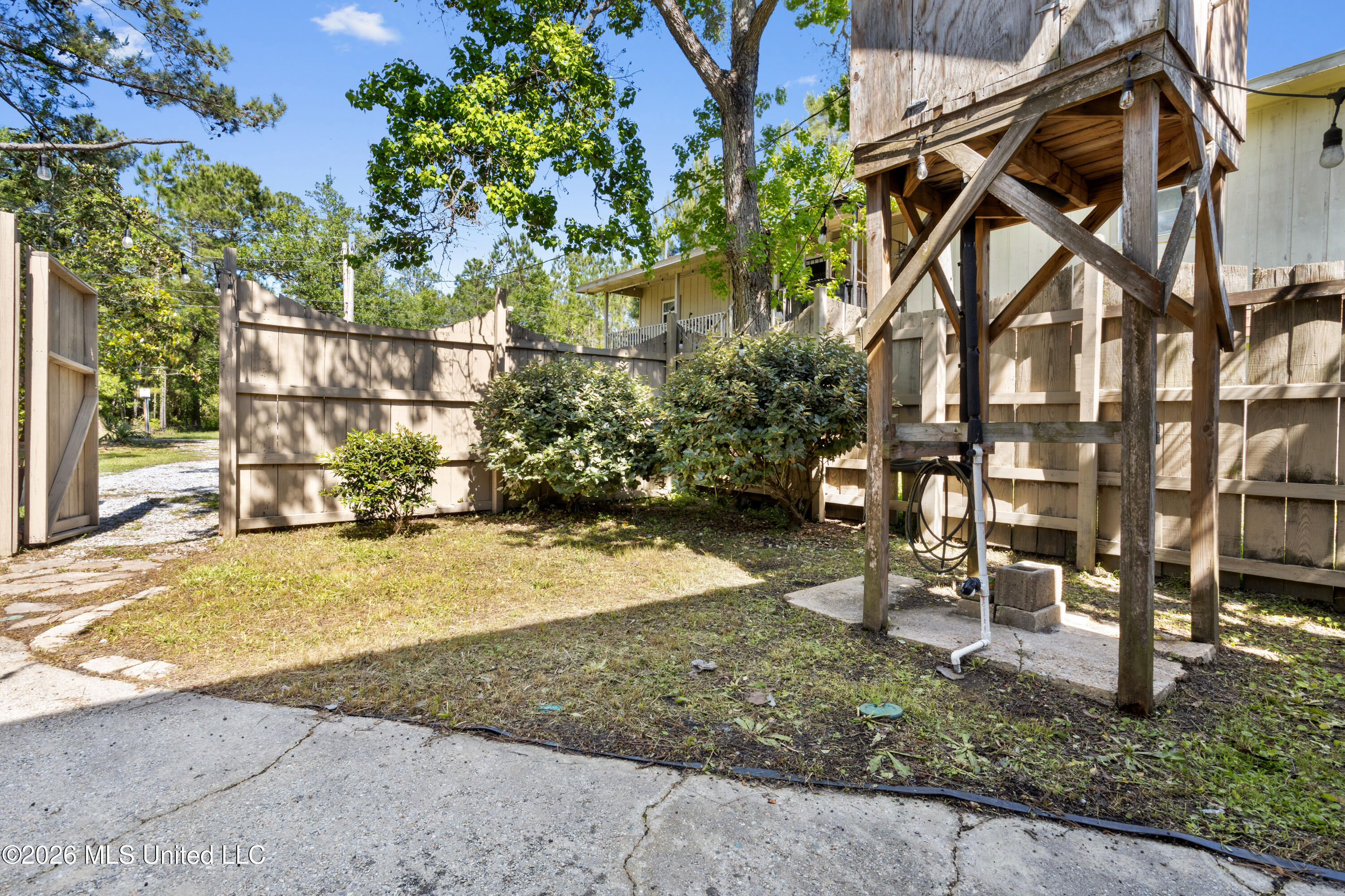 10091 River Drive Property Photo 8