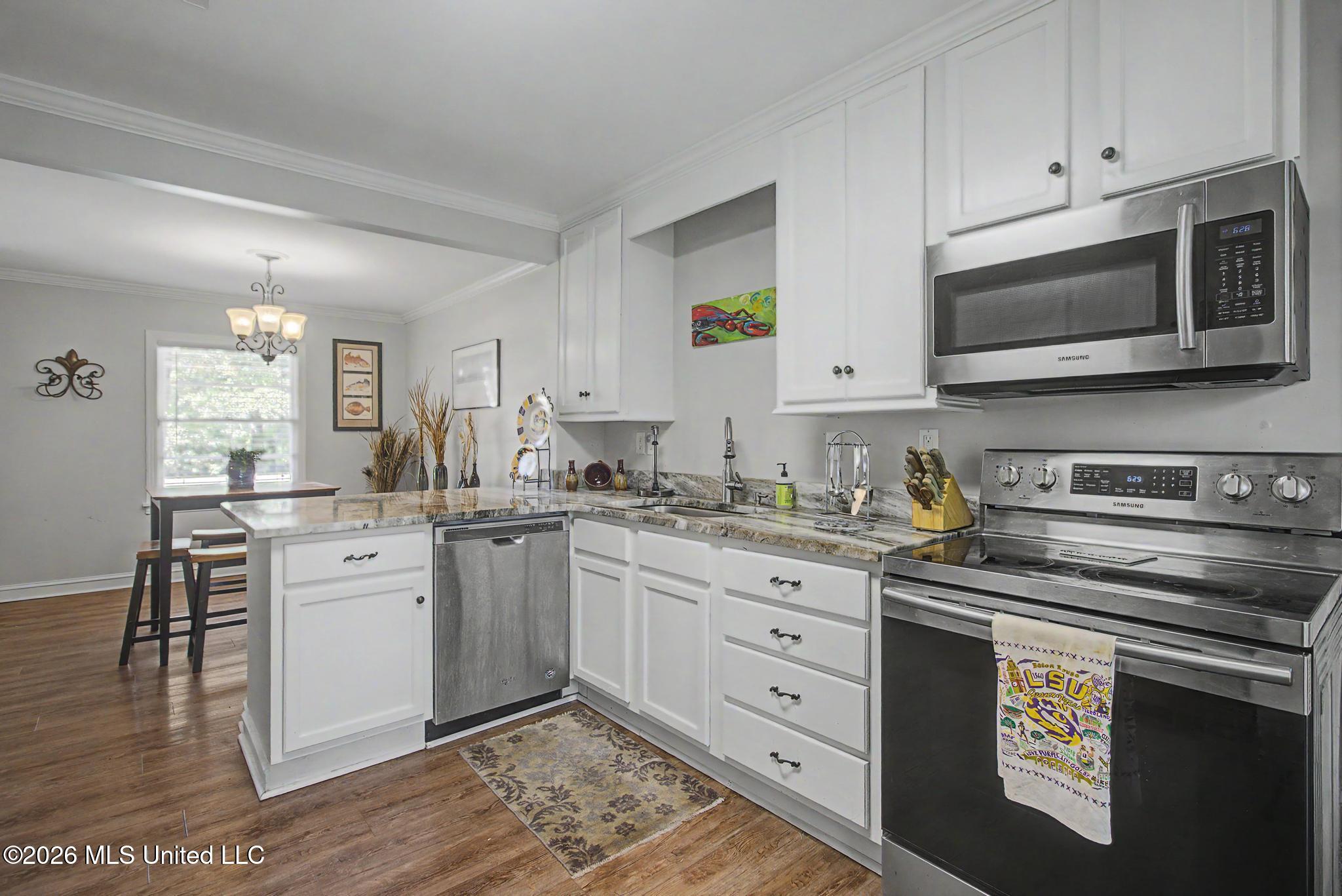 5102 Monroe Avenue Property Photo 6