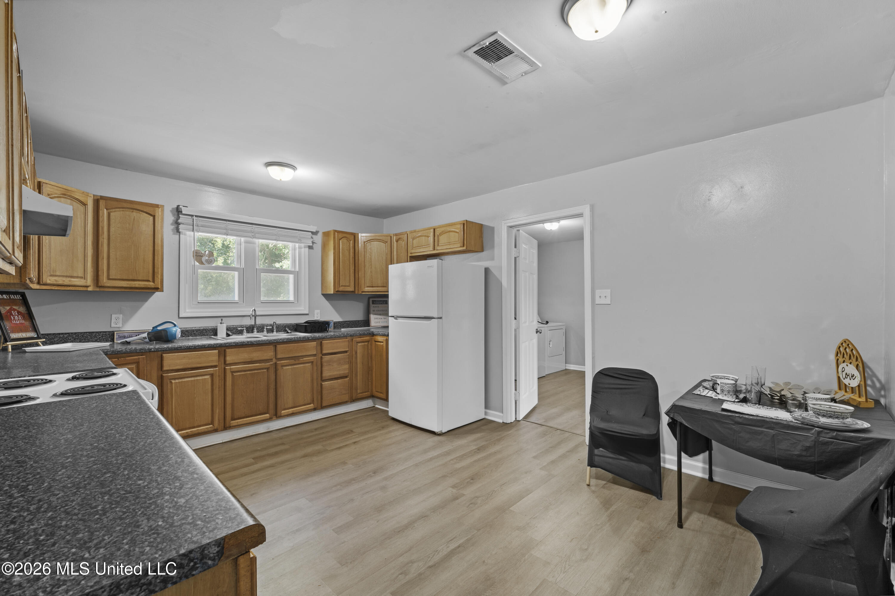 808 Murphy Street Property Photo 6