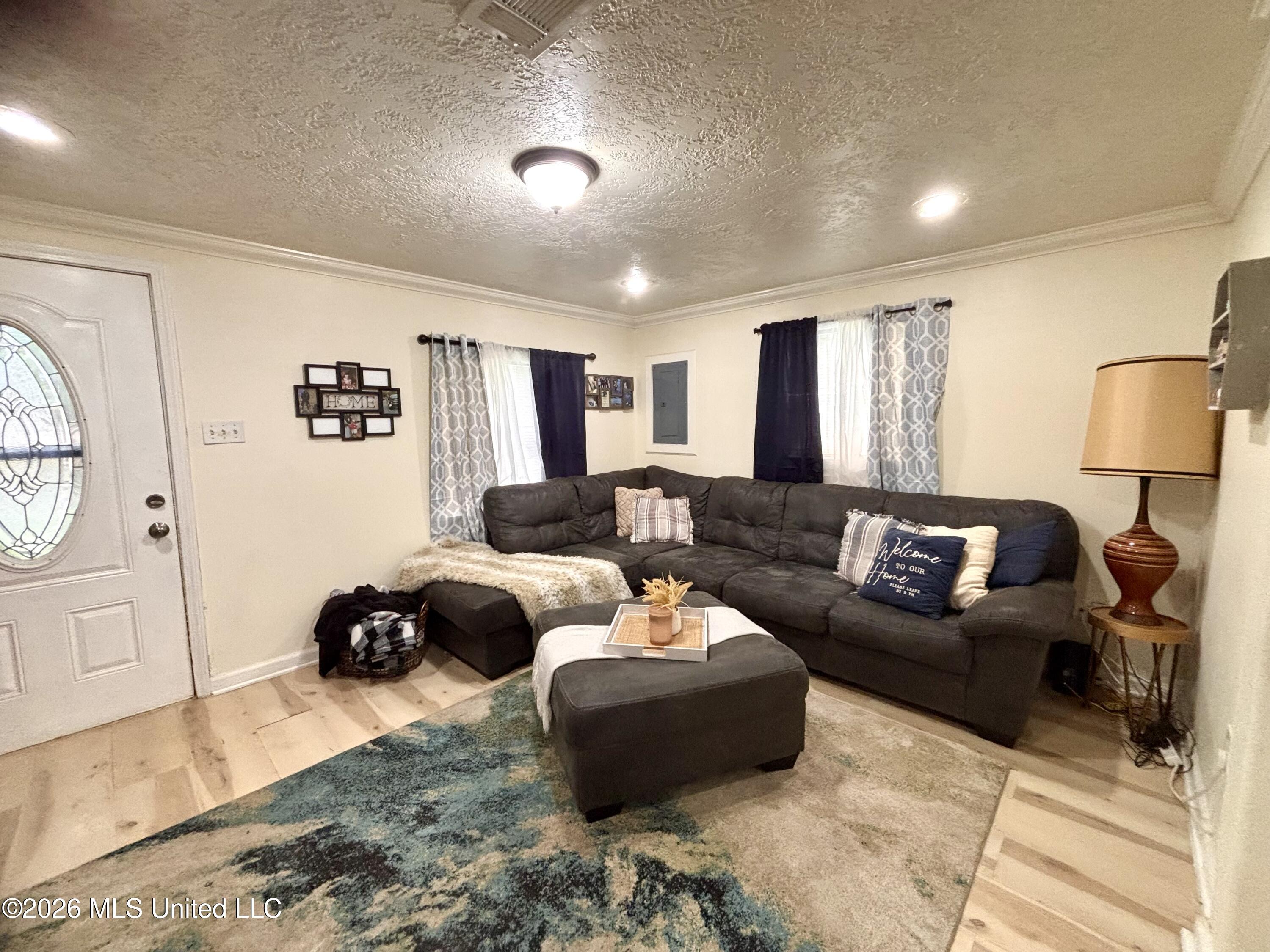 1119 E Canal Street Property Photo 10