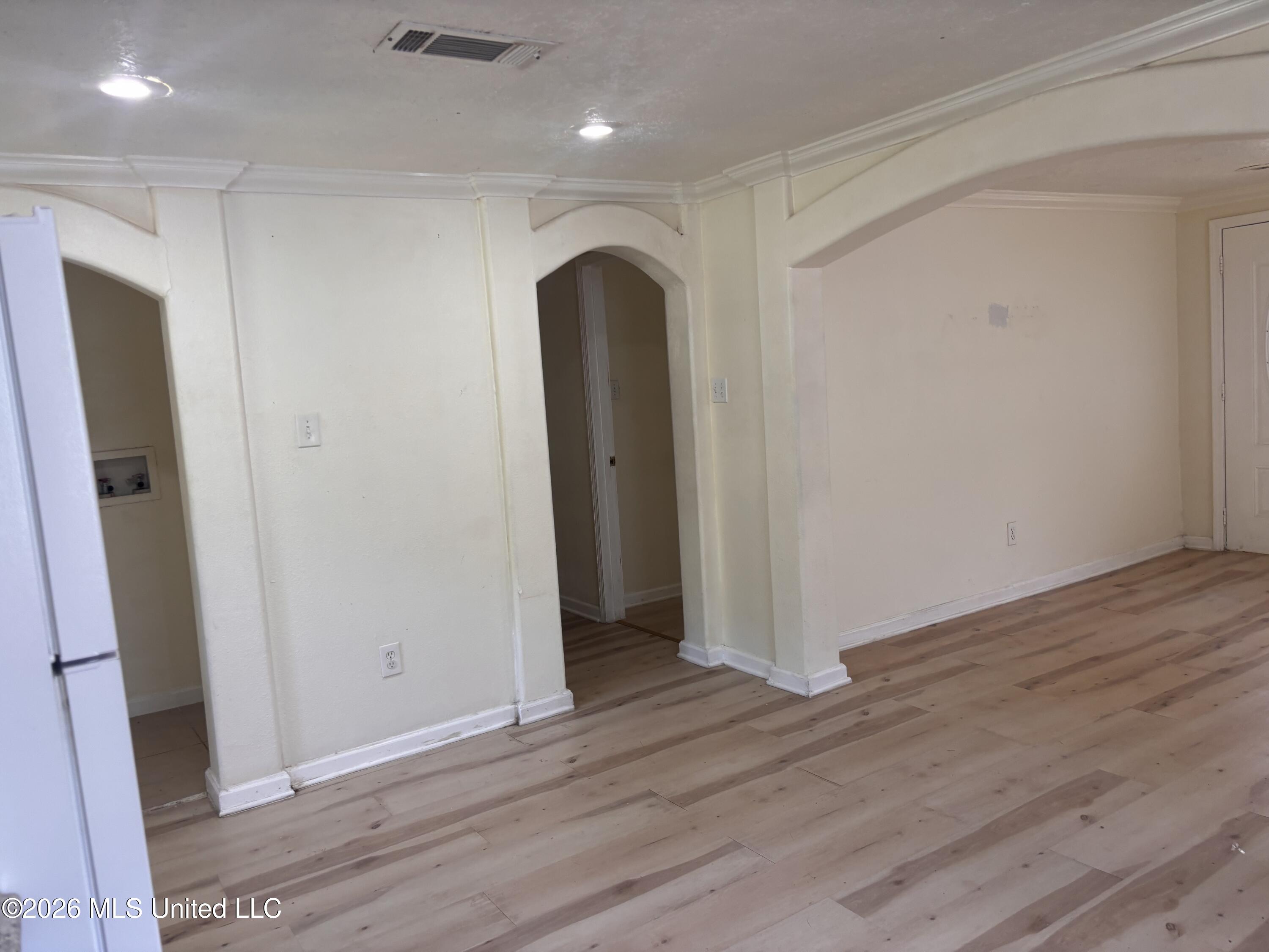 1119 E Canal Street Property Photo 14