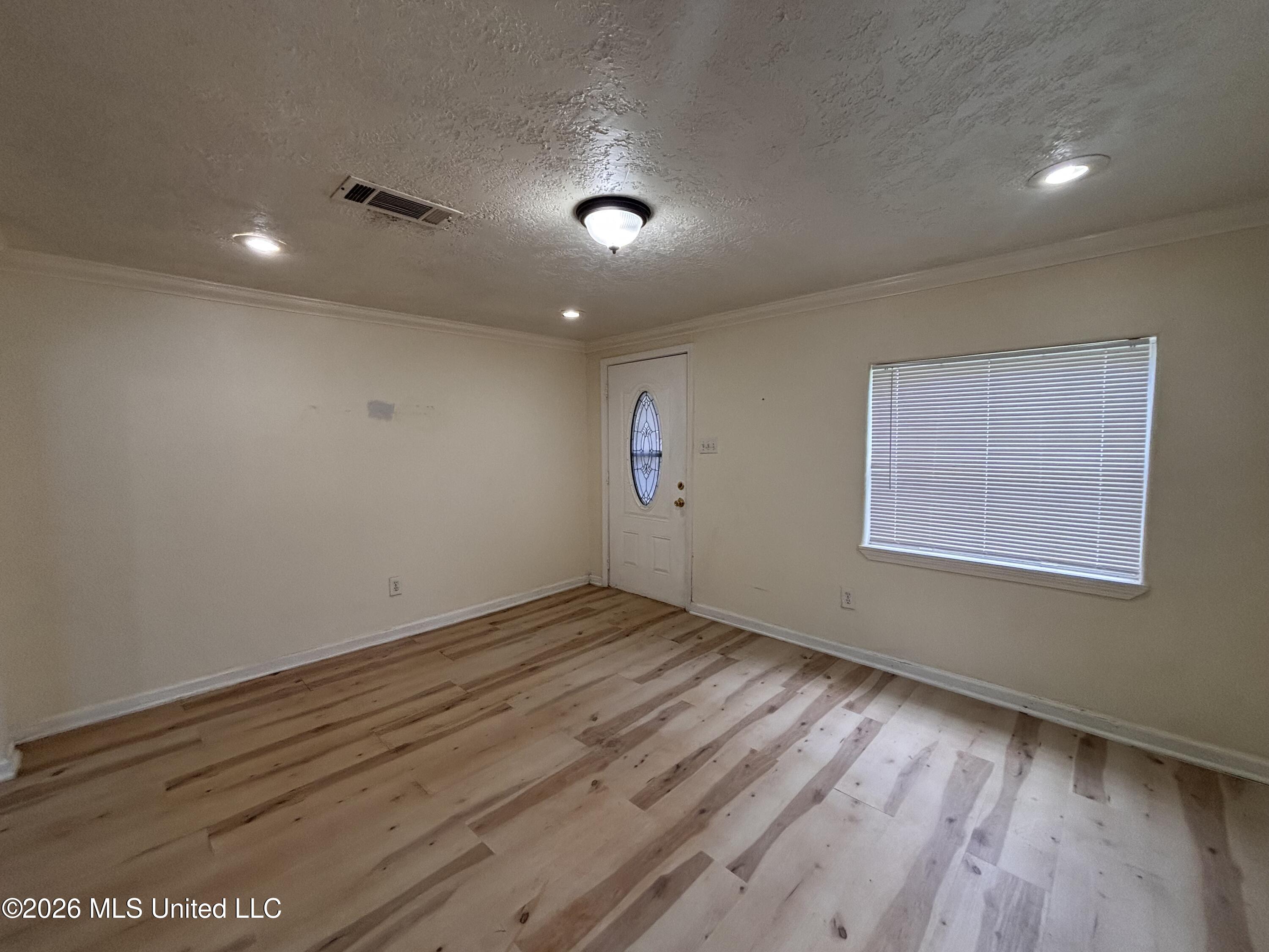 1119 E Canal Street Property Photo 15