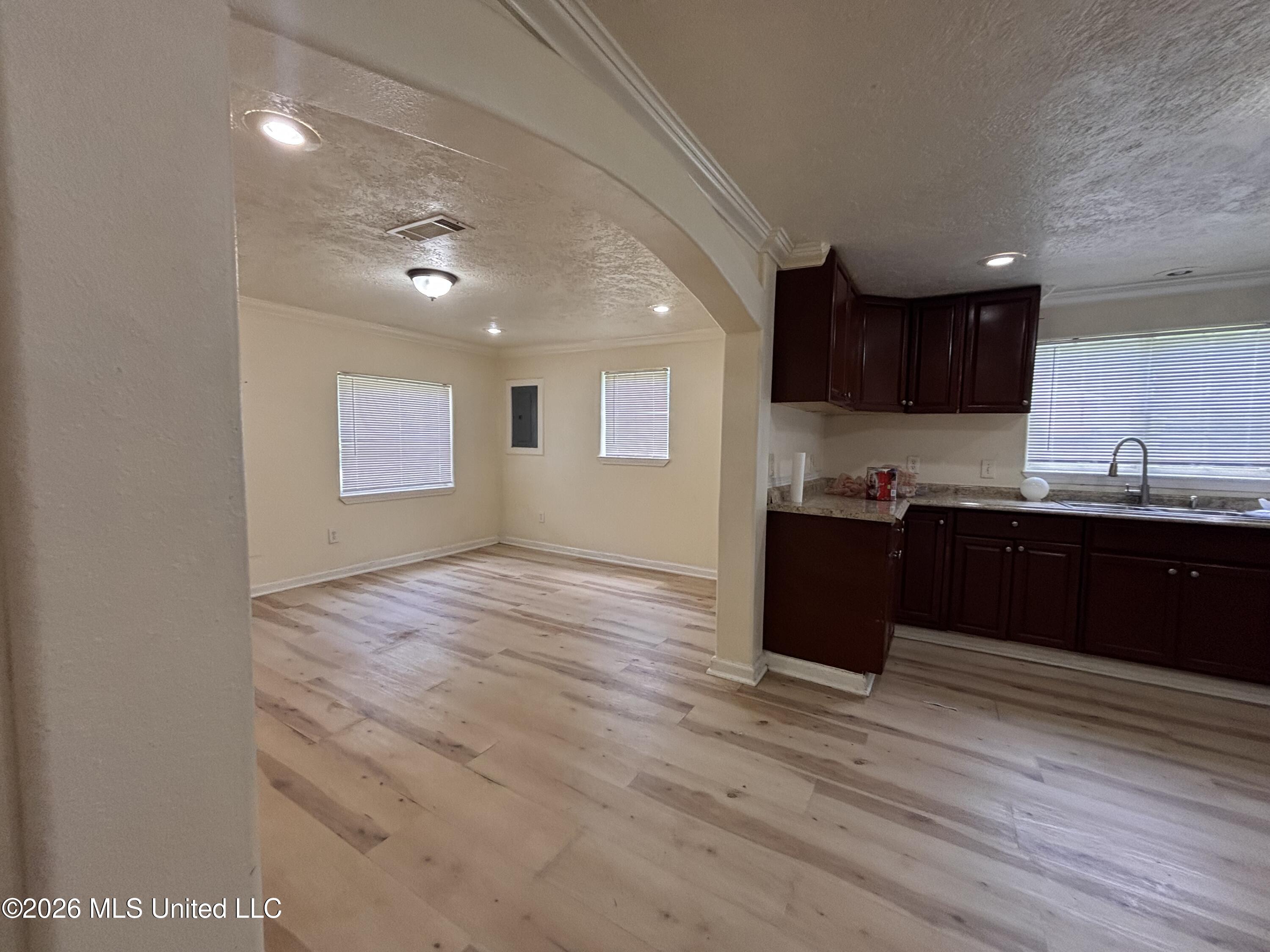 1119 E Canal Street Property Photo 16