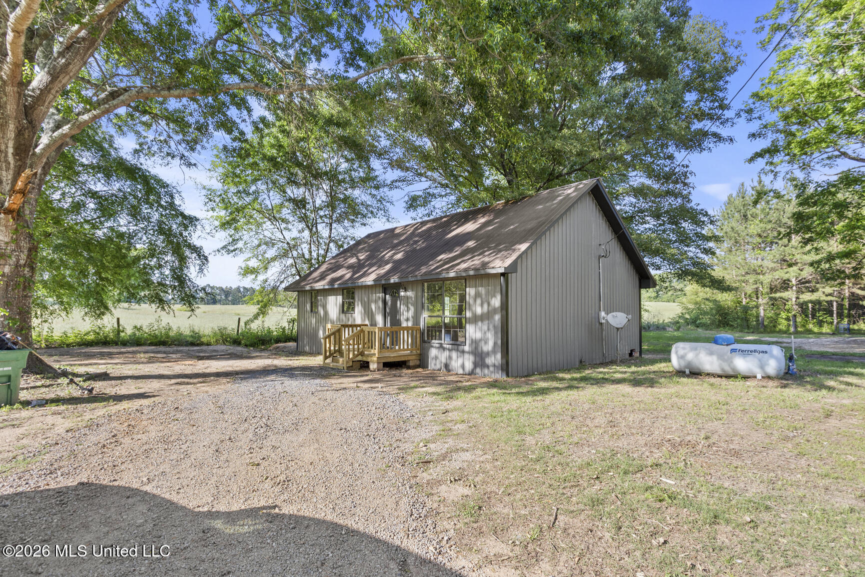 420 Risher Road Property Photo 4