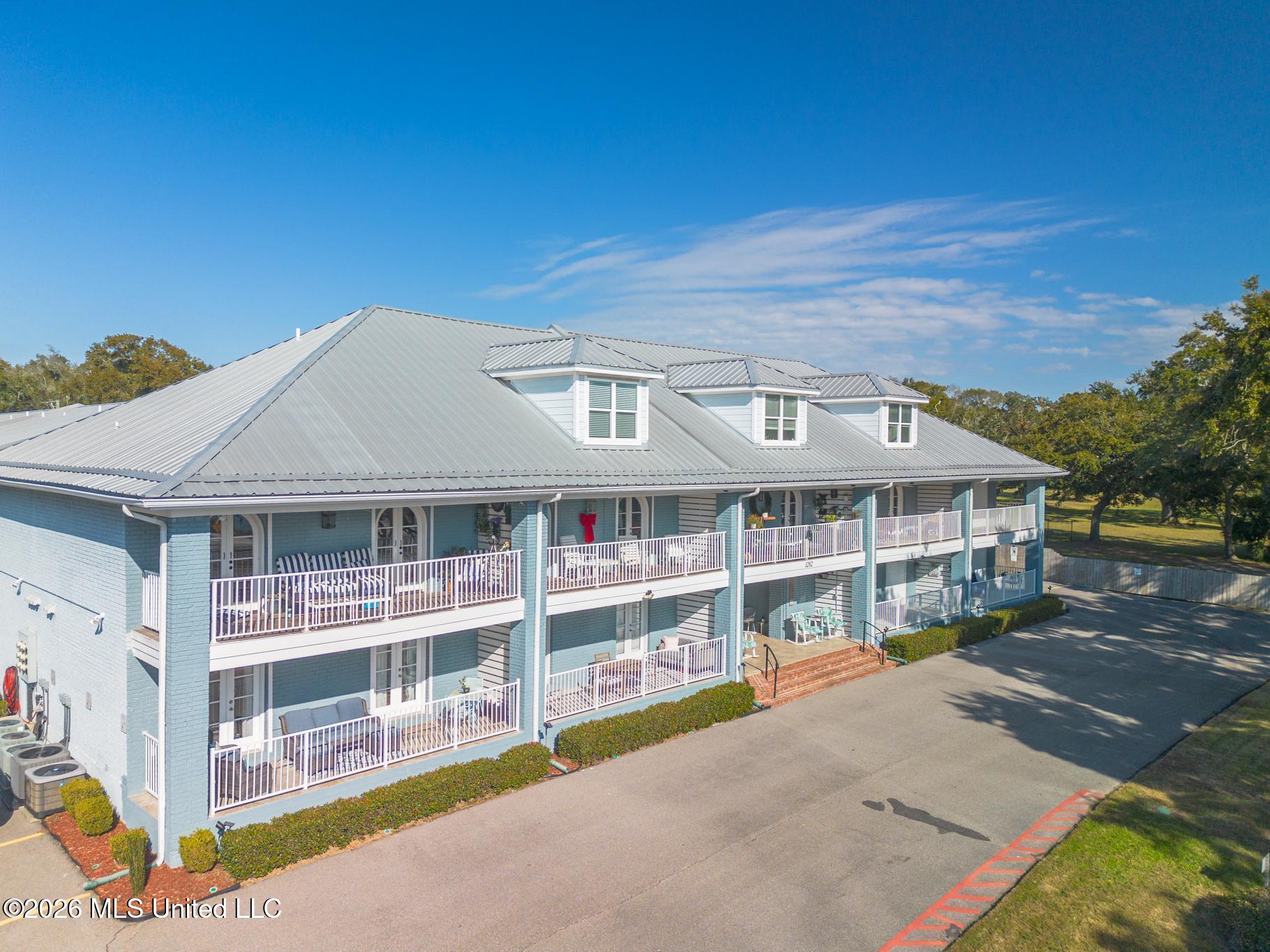 1282 Beach Boulevard Property Photo 3