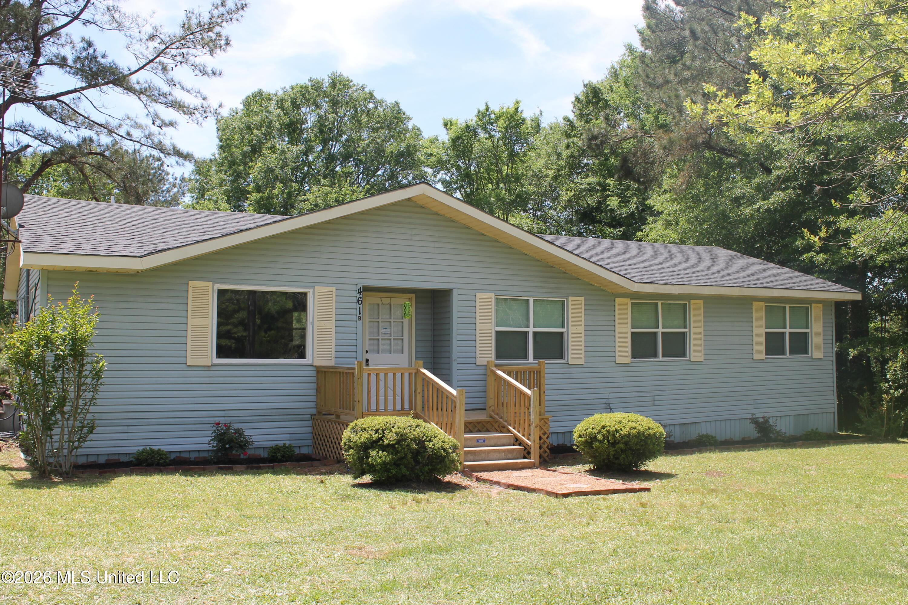 461b Roberts Road Property Photo 1