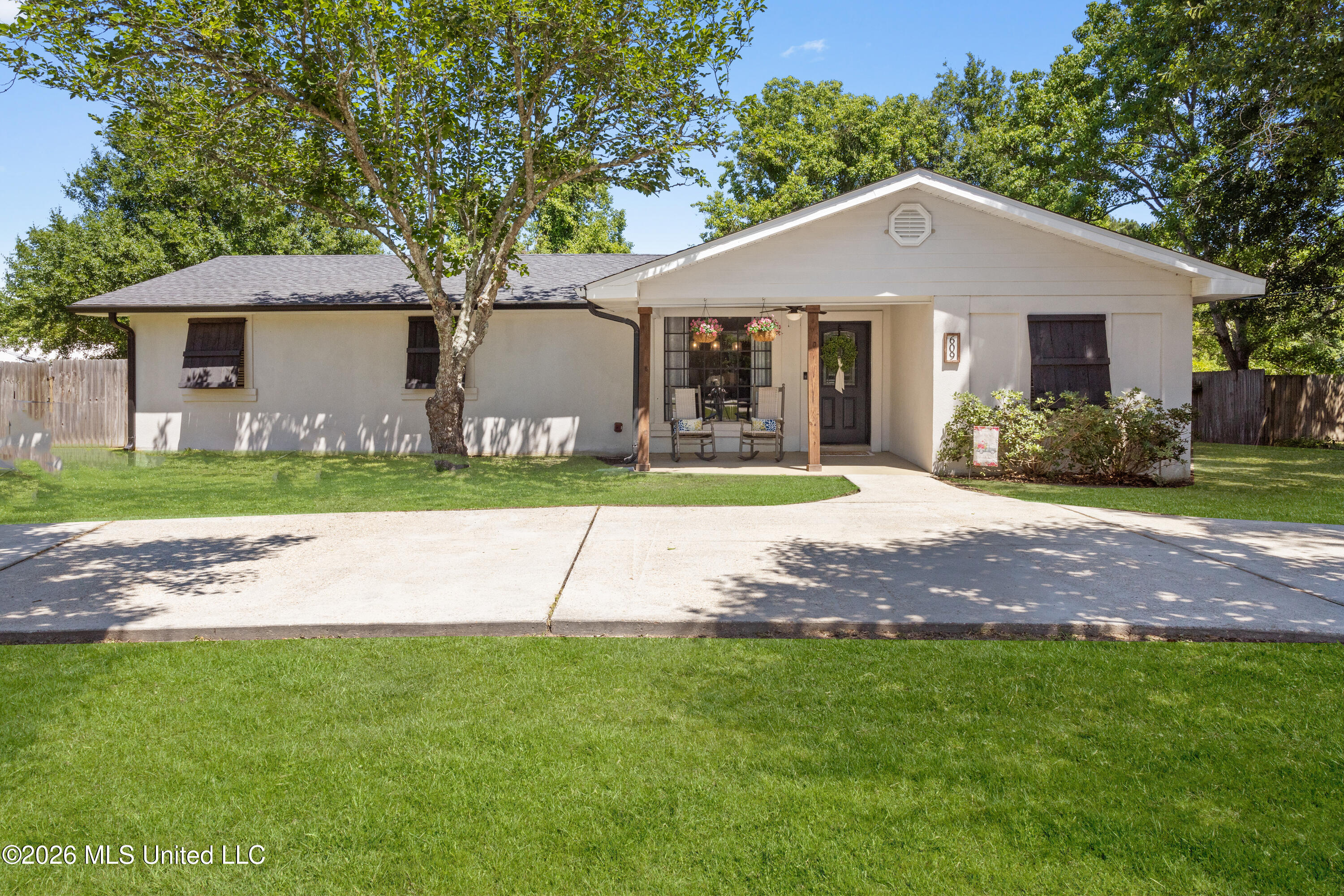 609 Beyer Drive Property Photo 1