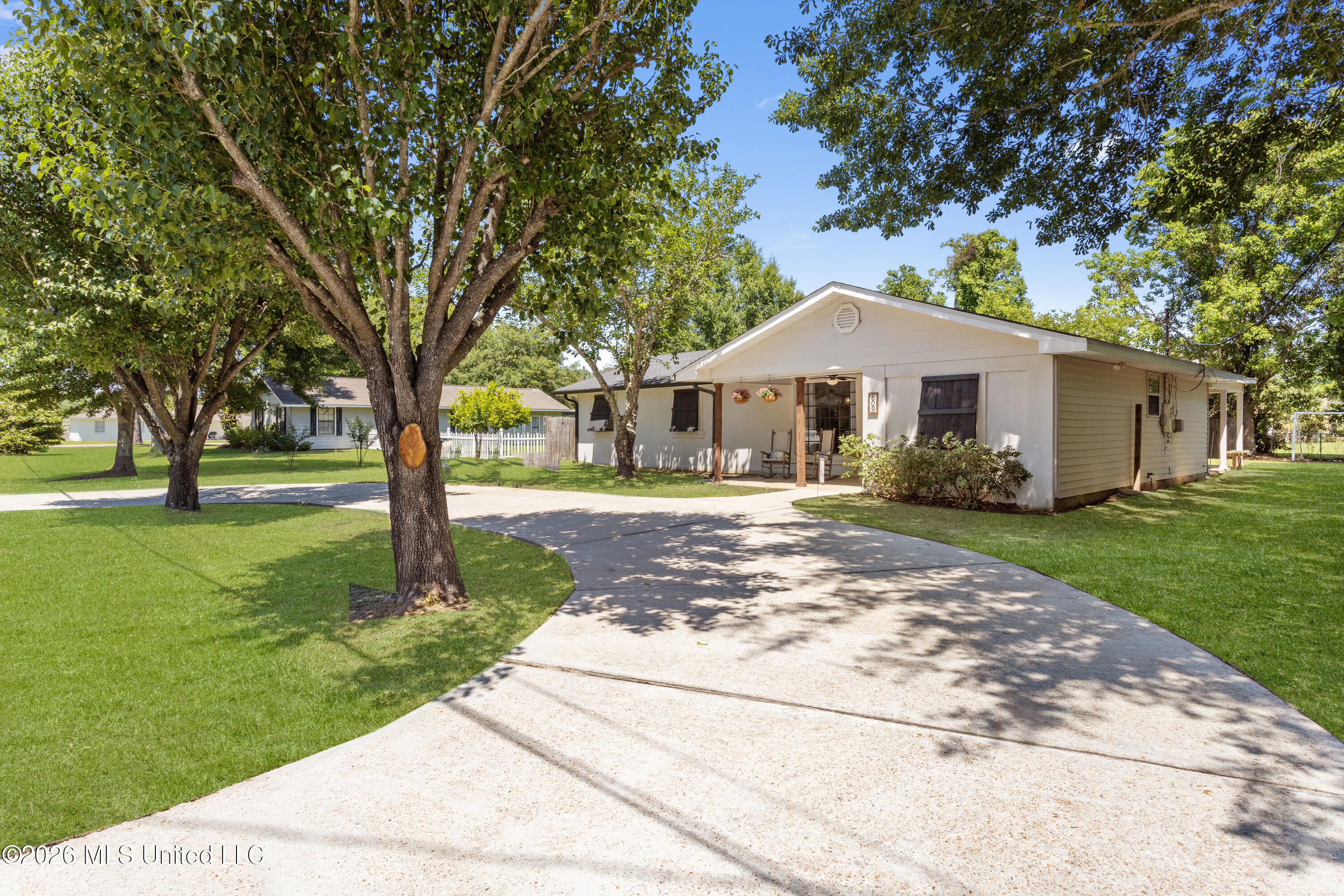 609 Beyer Drive Property Photo 3