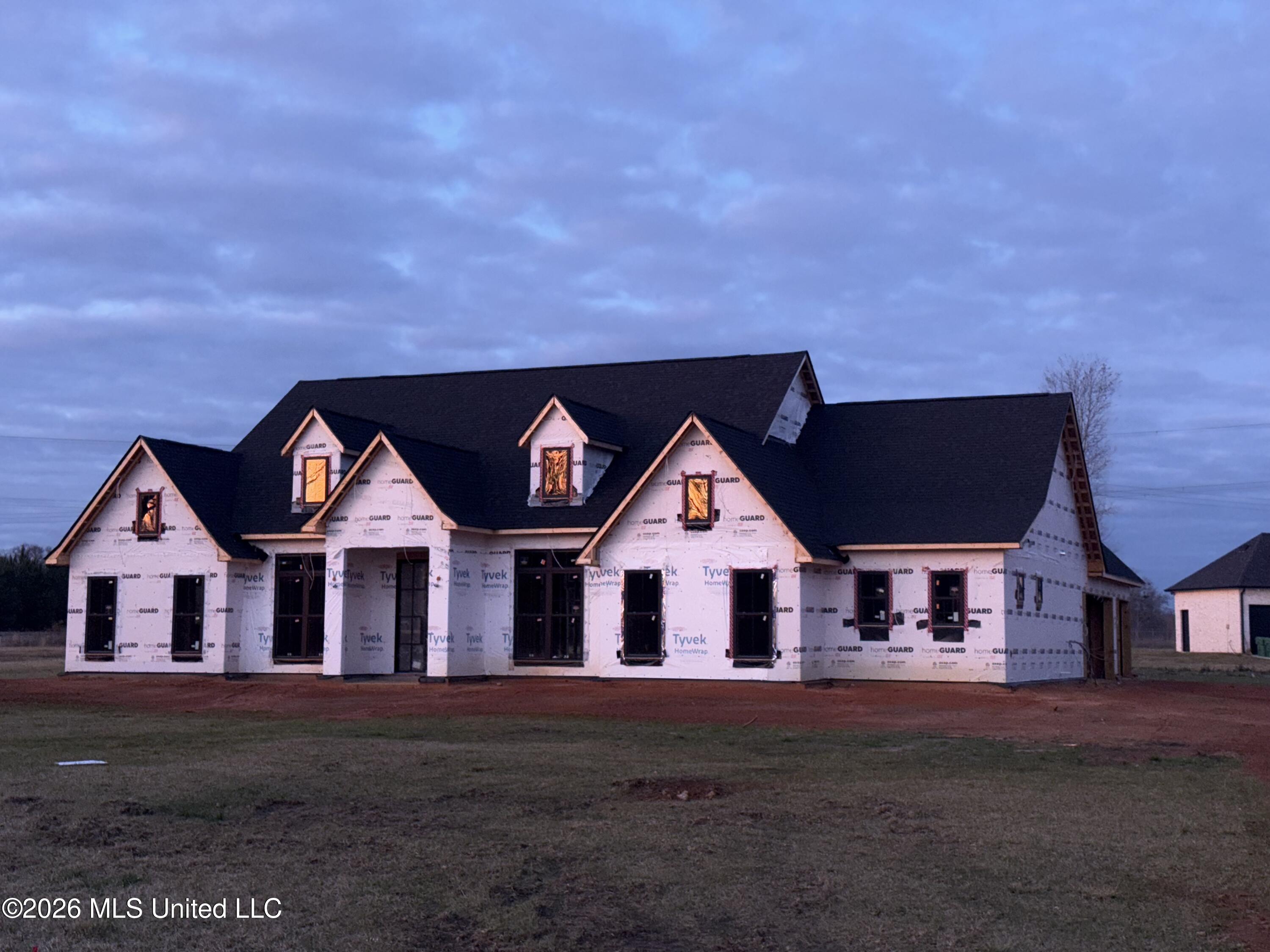 530 N Hill Drive Property Photo 3