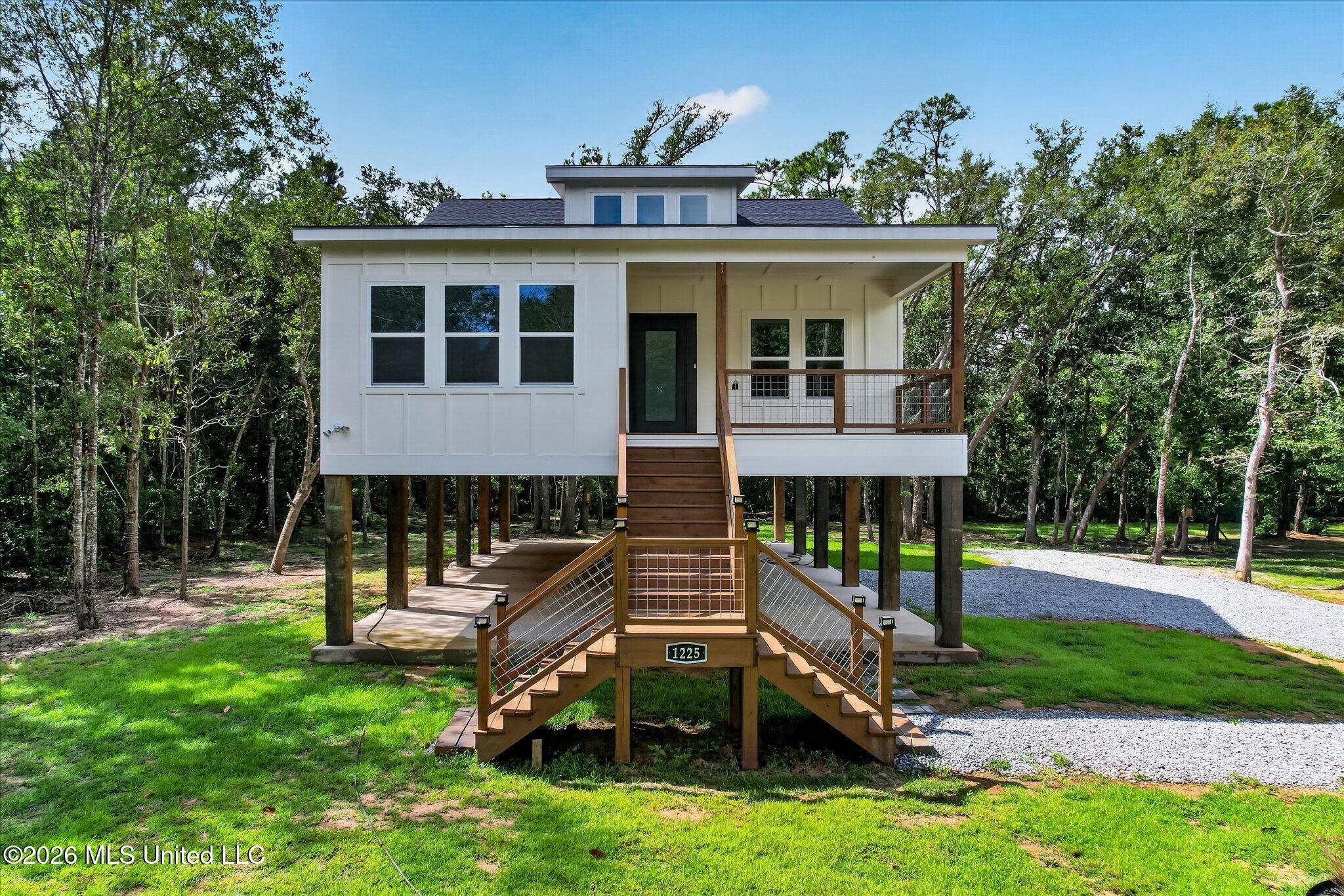 1225 Taranto Street Property Photo 3