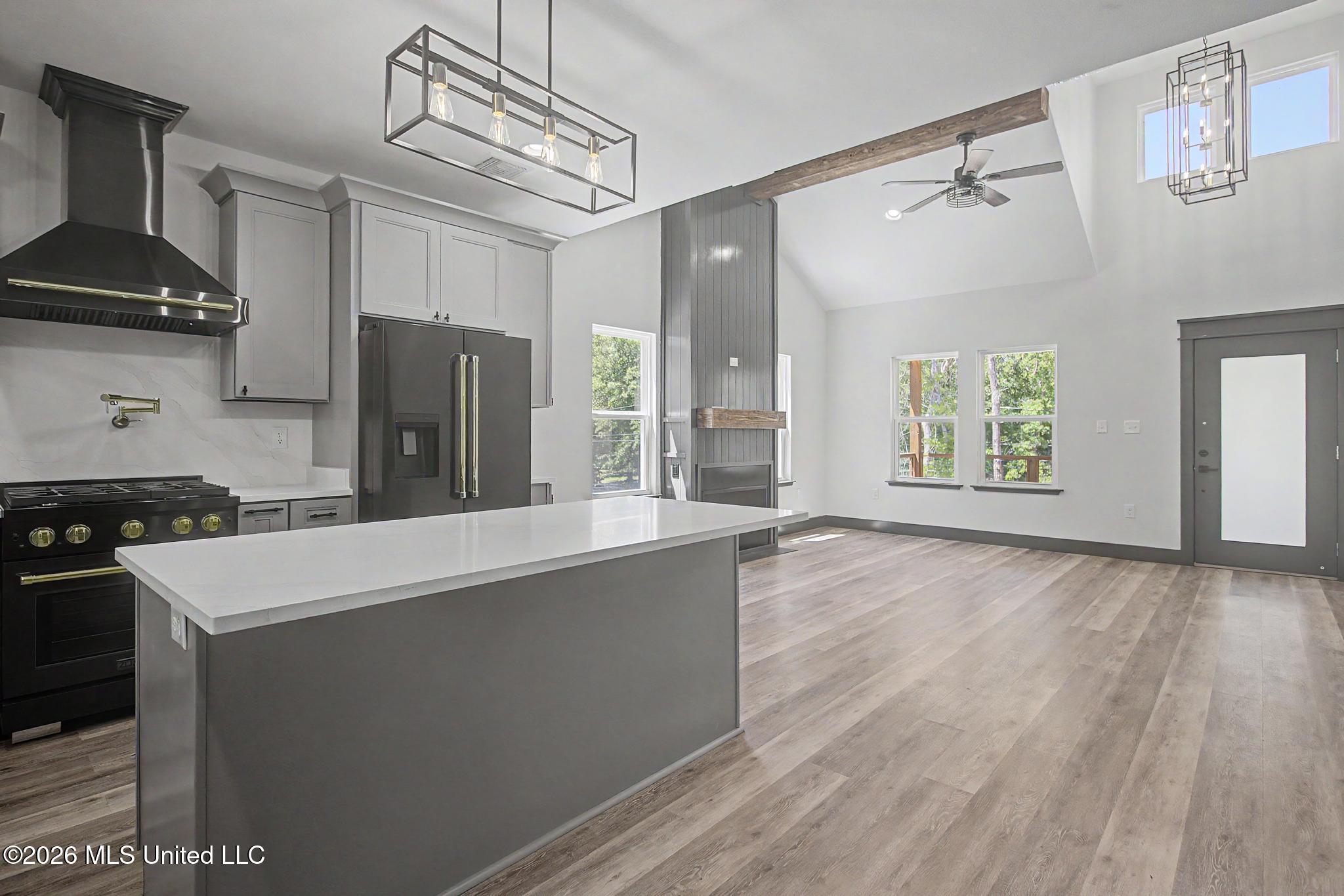 1225 Taranto Street Property Photo 5