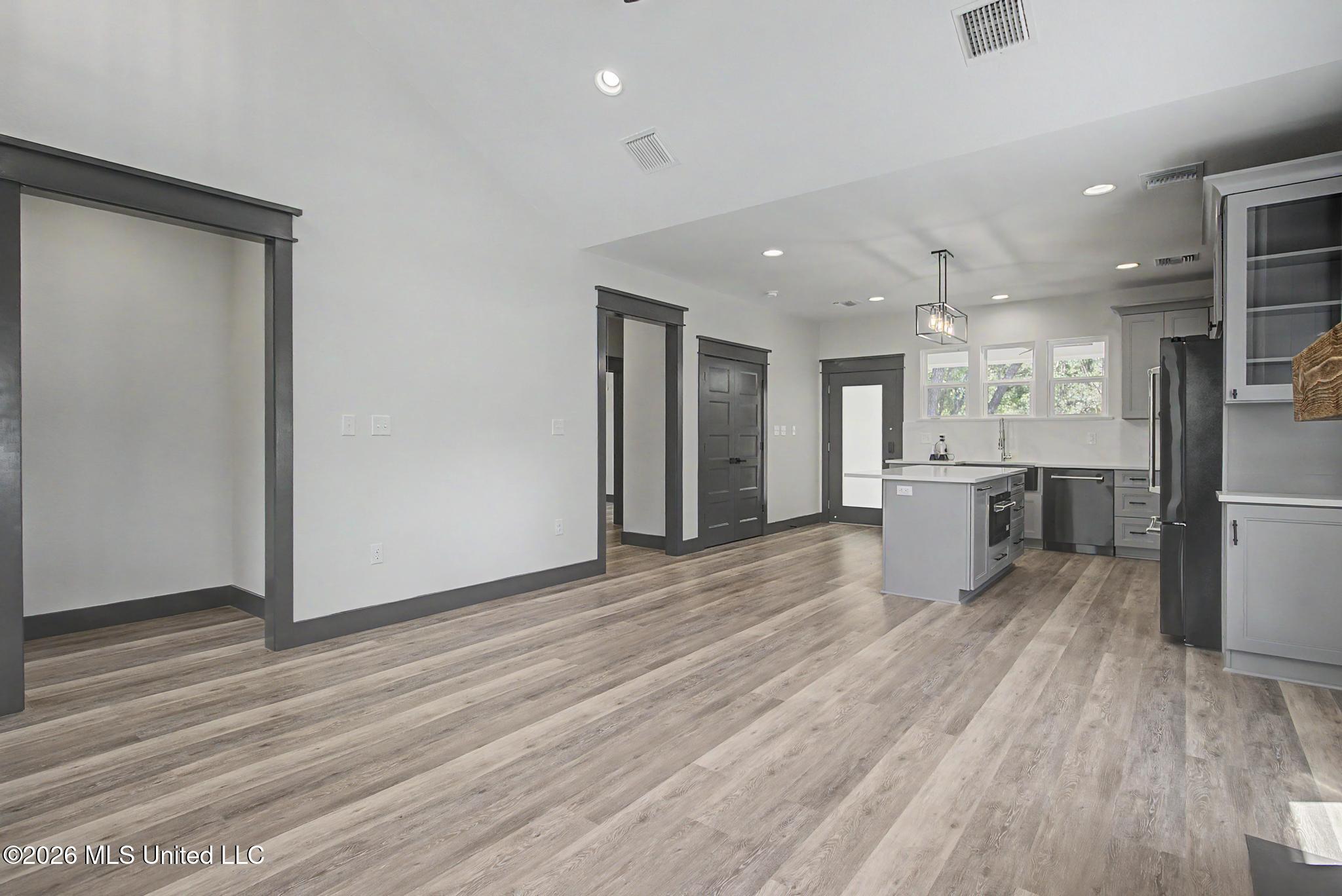 1225 Taranto Street Property Photo 7