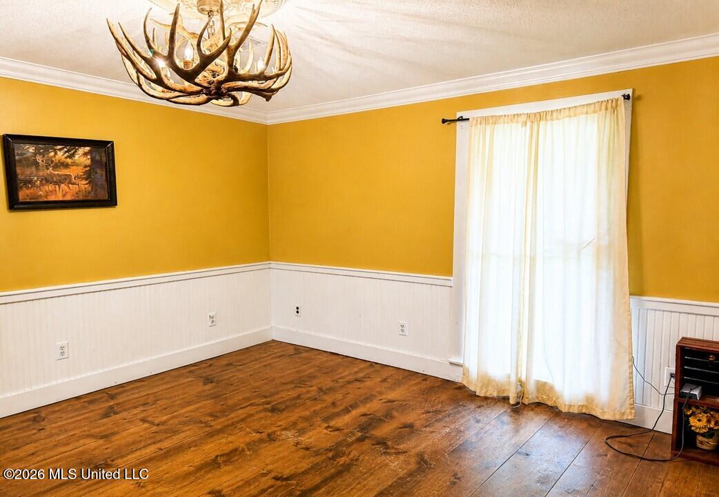 1077 Cleveland Street Property Photo 3