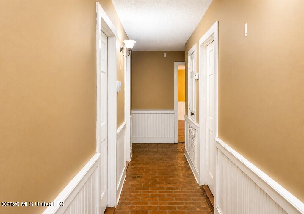 1077 Cleveland Street Property Photo 8