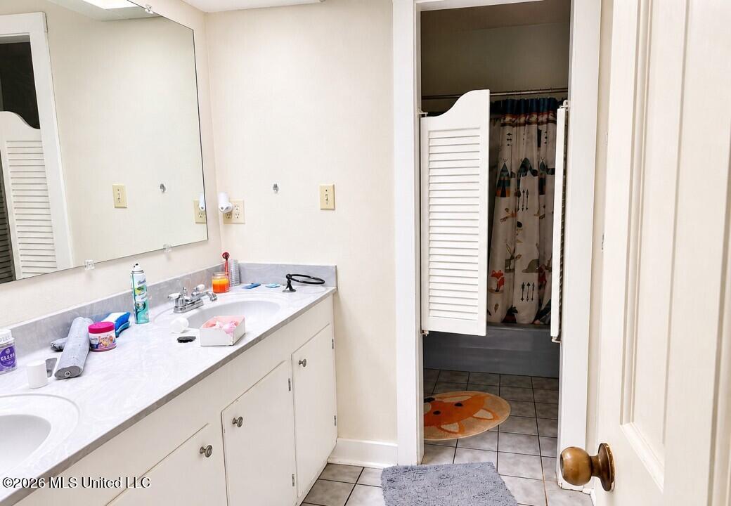 1077 Cleveland Street Property Photo 10