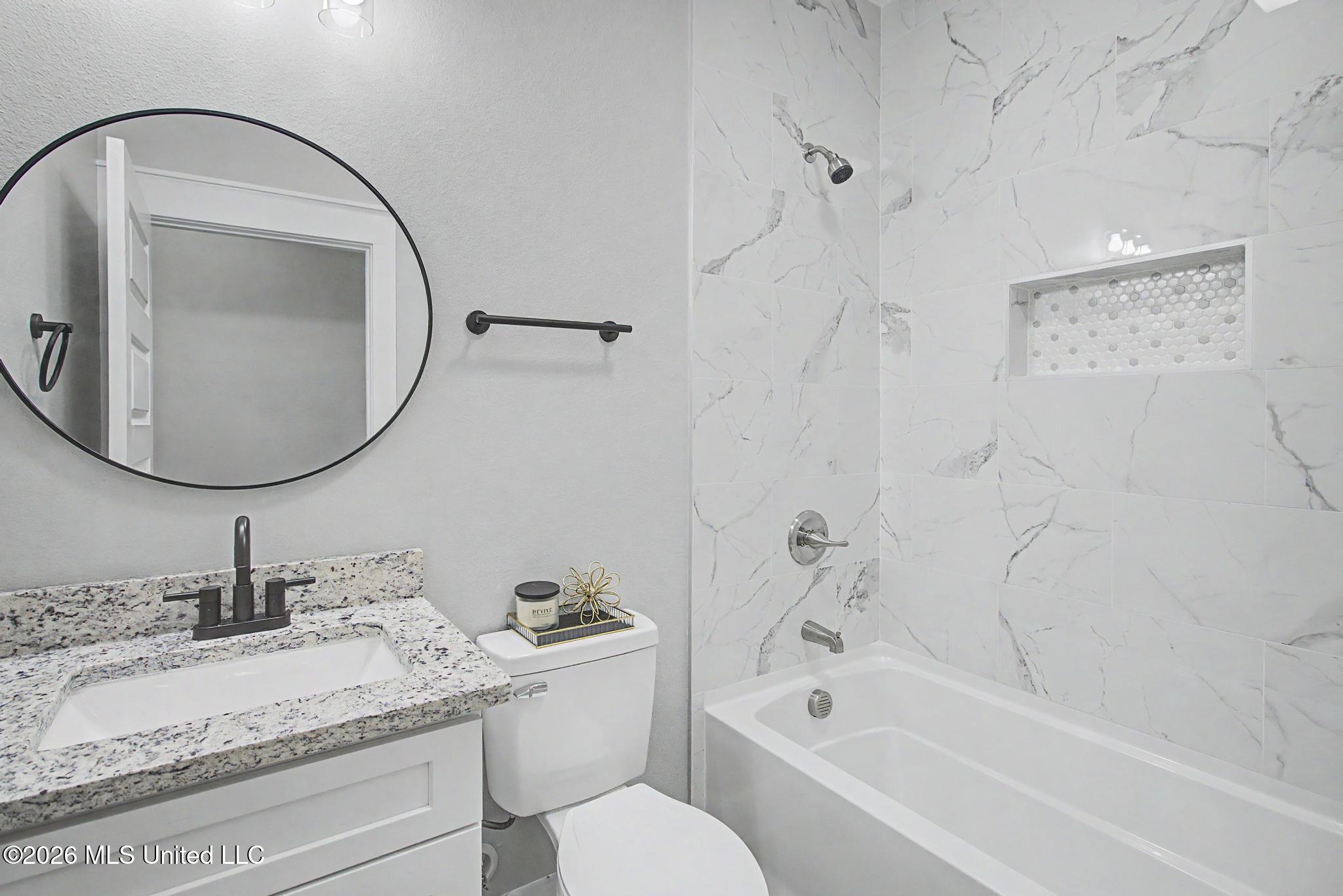 212 Avenue B Property Photo 17