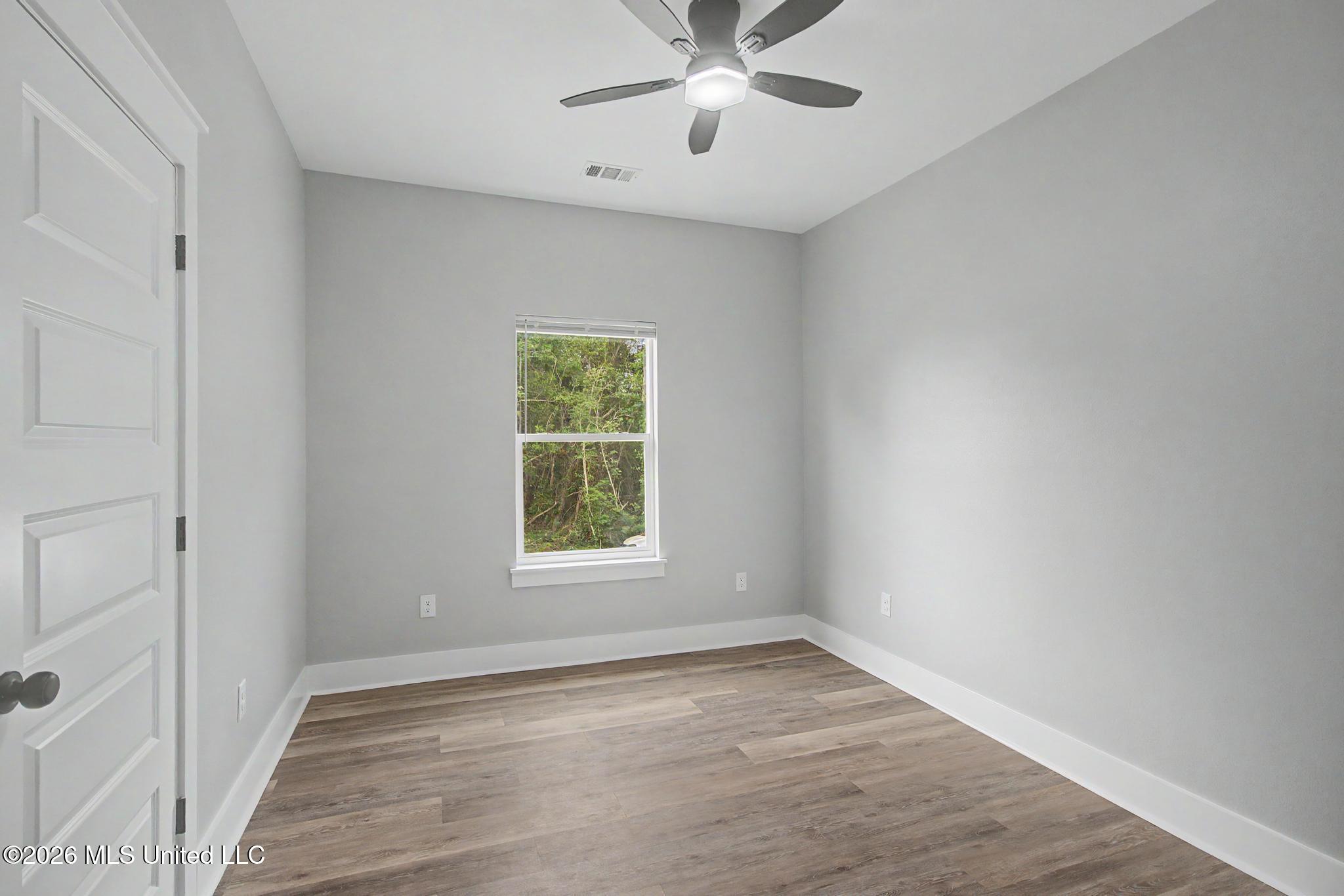 212 Avenue B Property Photo 18