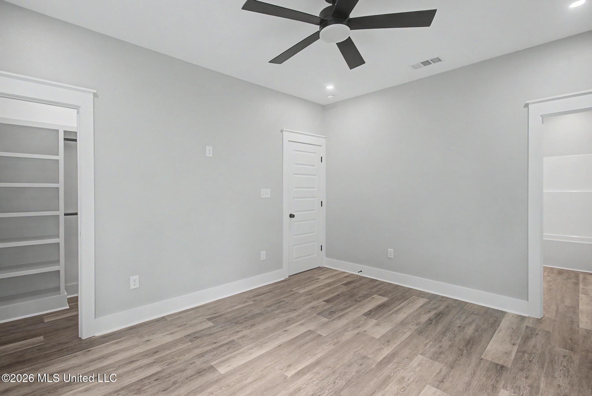 212 Avenue B Property Photo 23