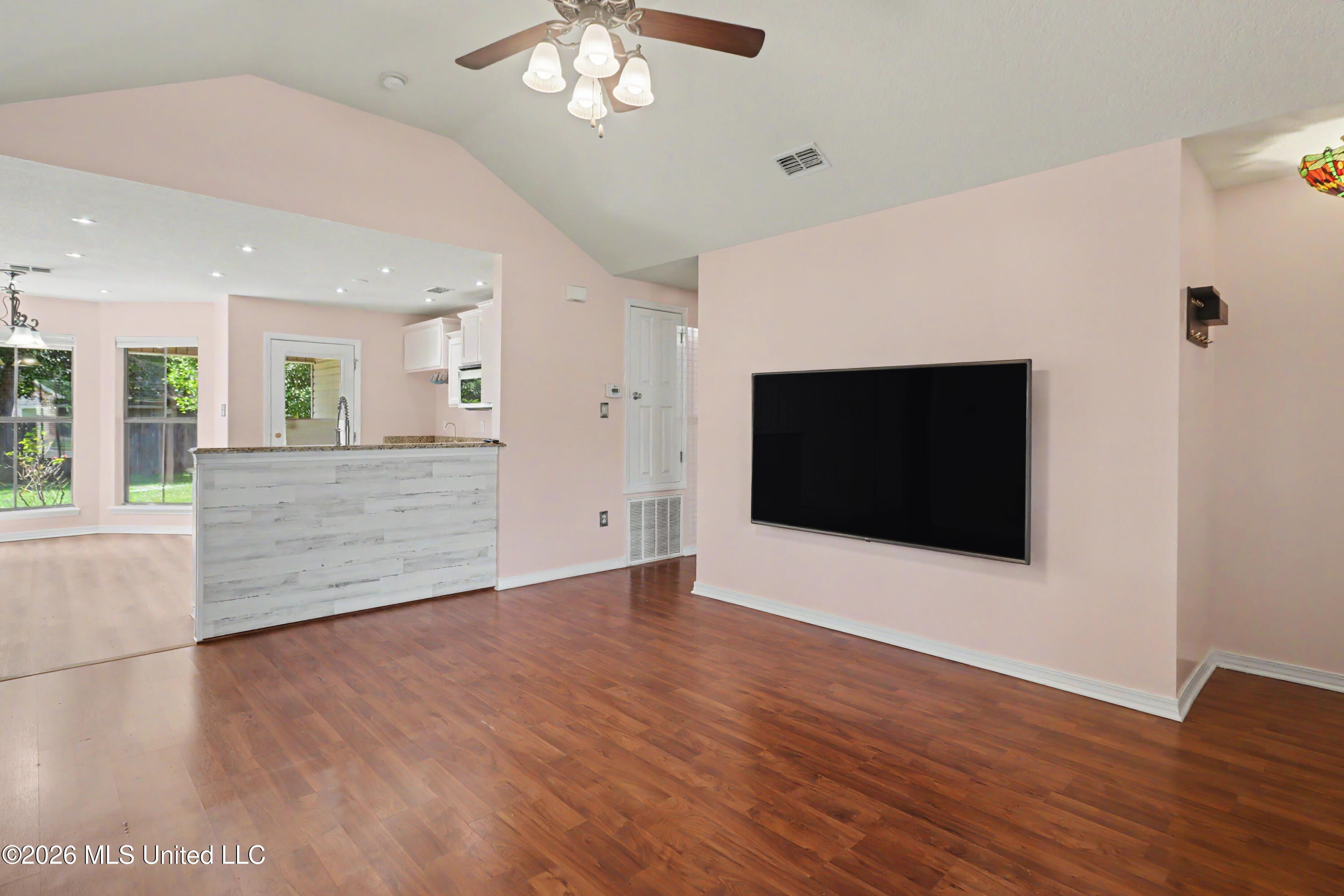13670 Skye Court Property Photo 4