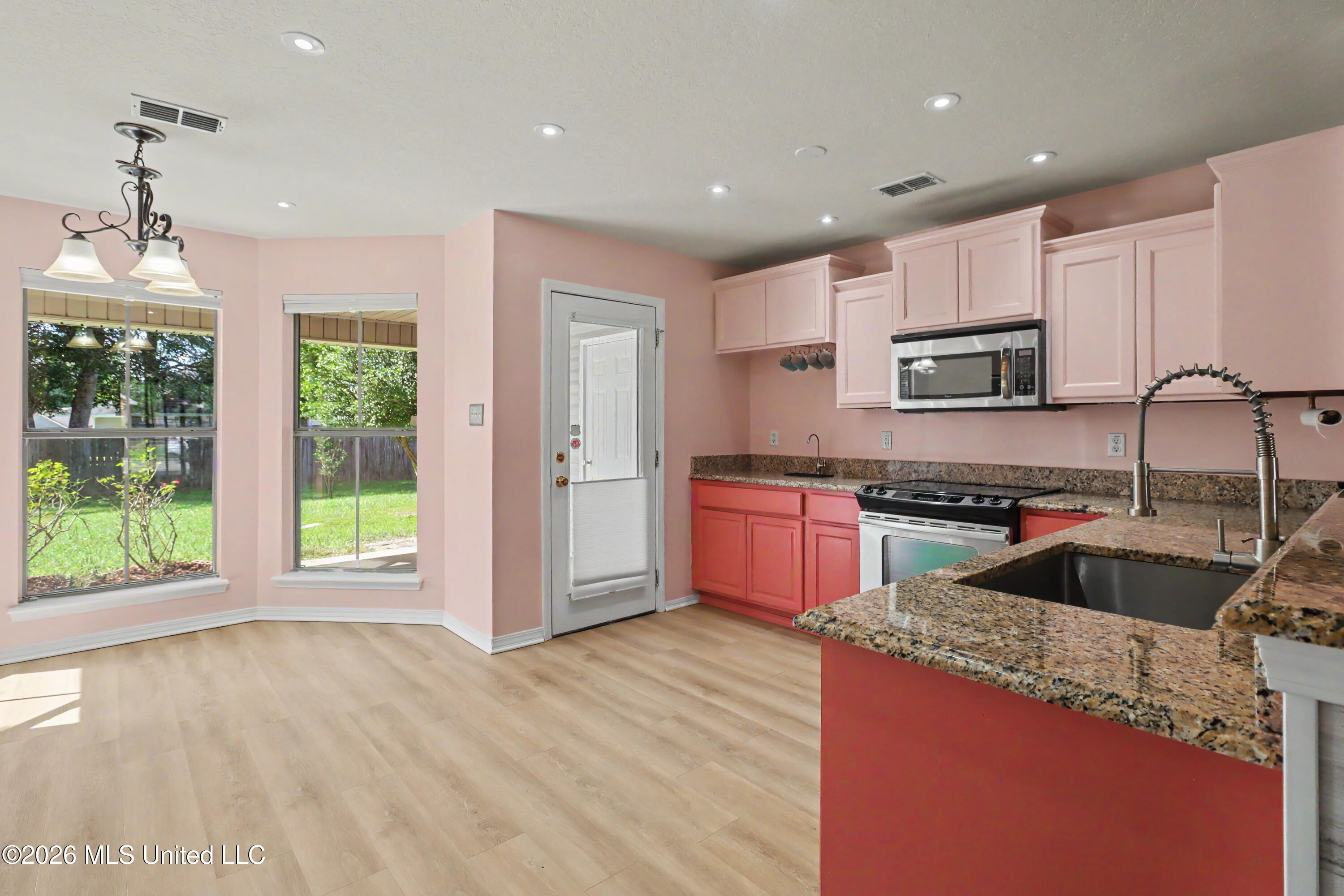 13670 Skye Court Property Photo 6