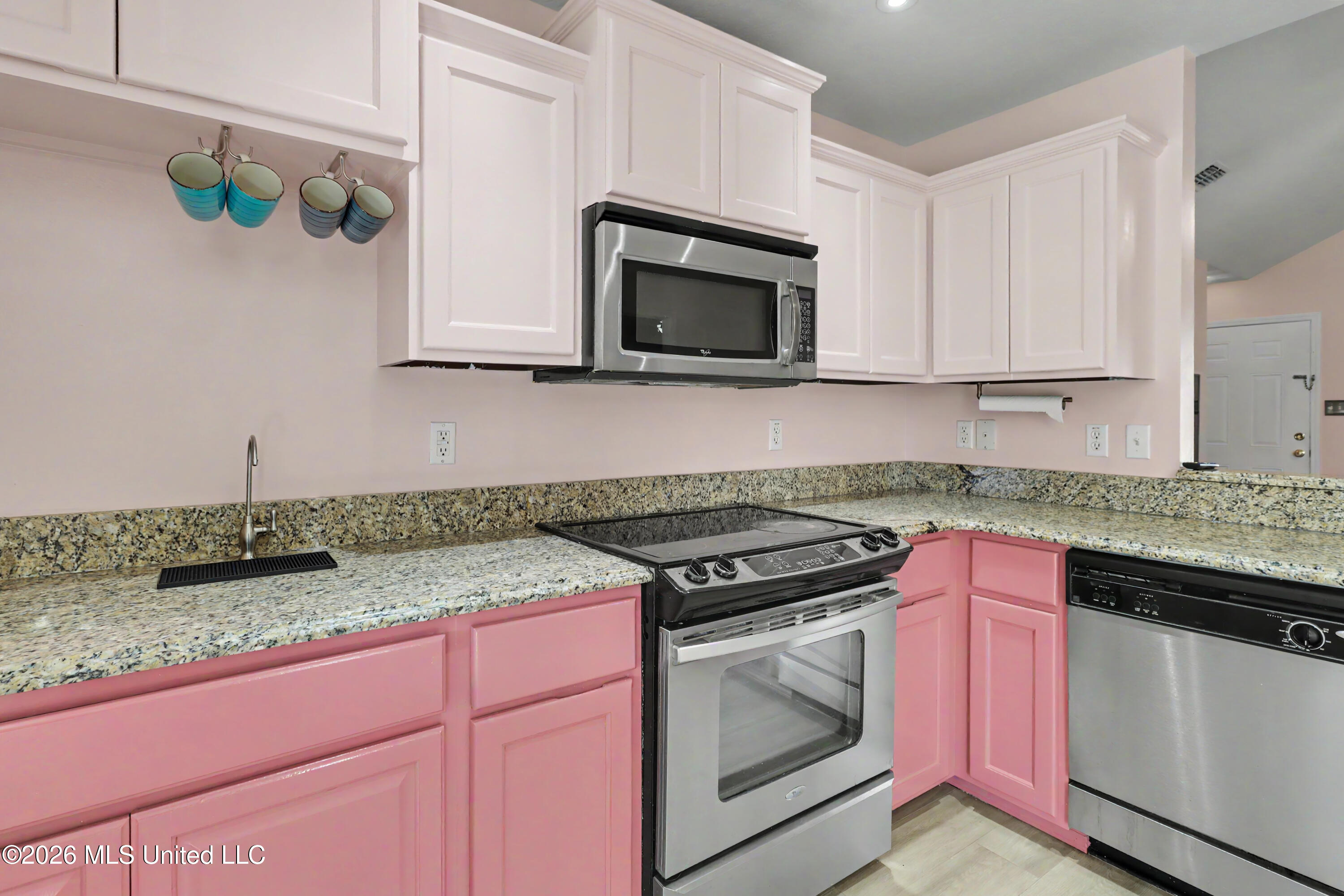 13670 Skye Court Property Photo 9