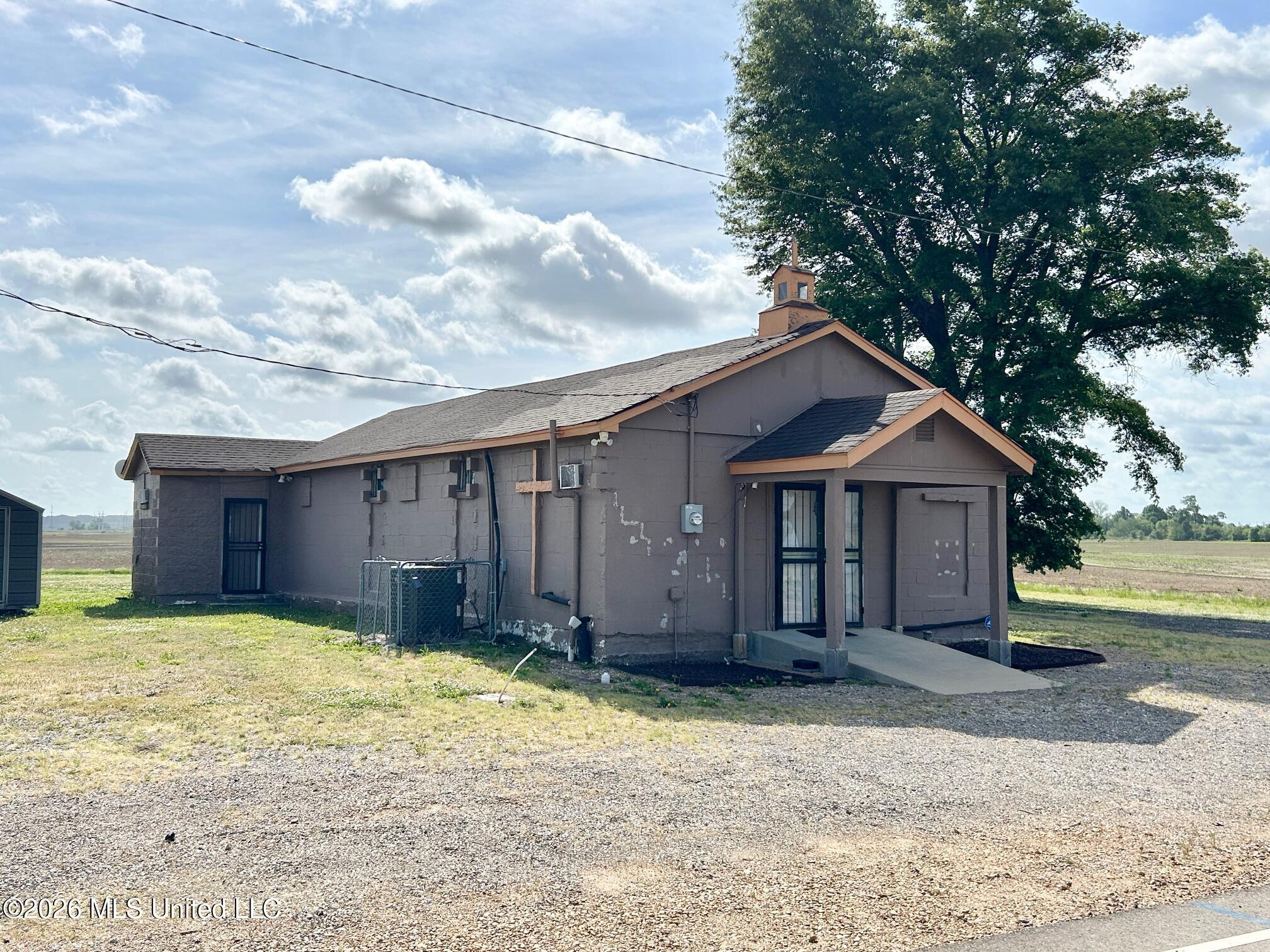 5530 Sanders Road Property Photo 1