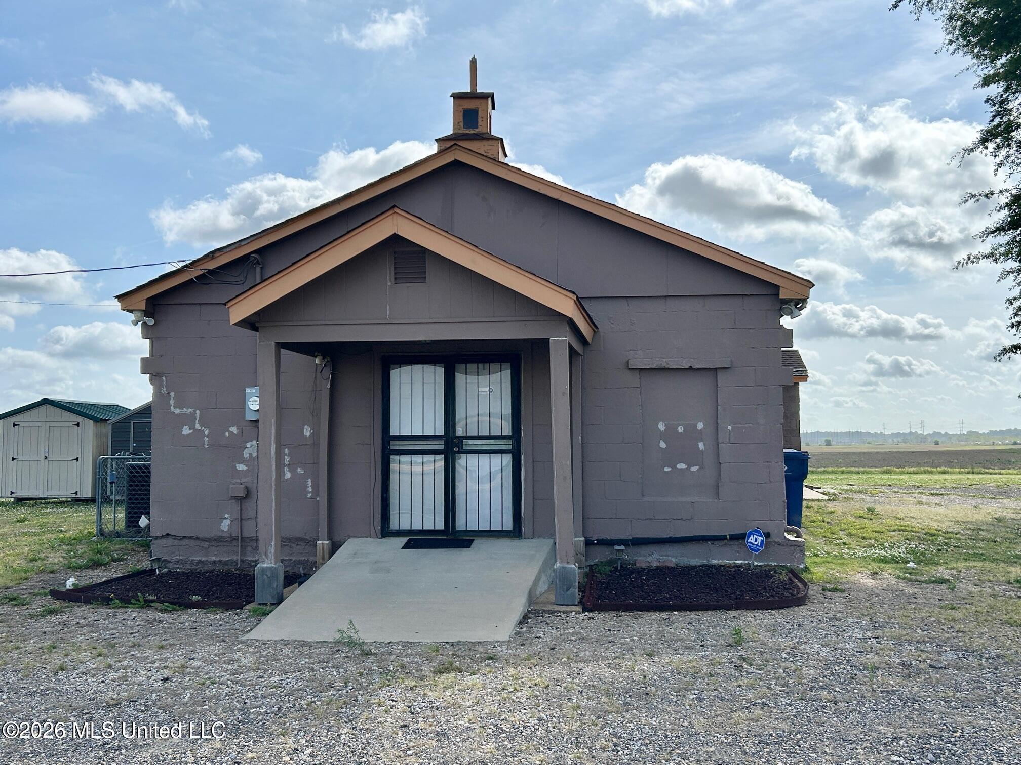 5530 Sanders Road Property Photo 2