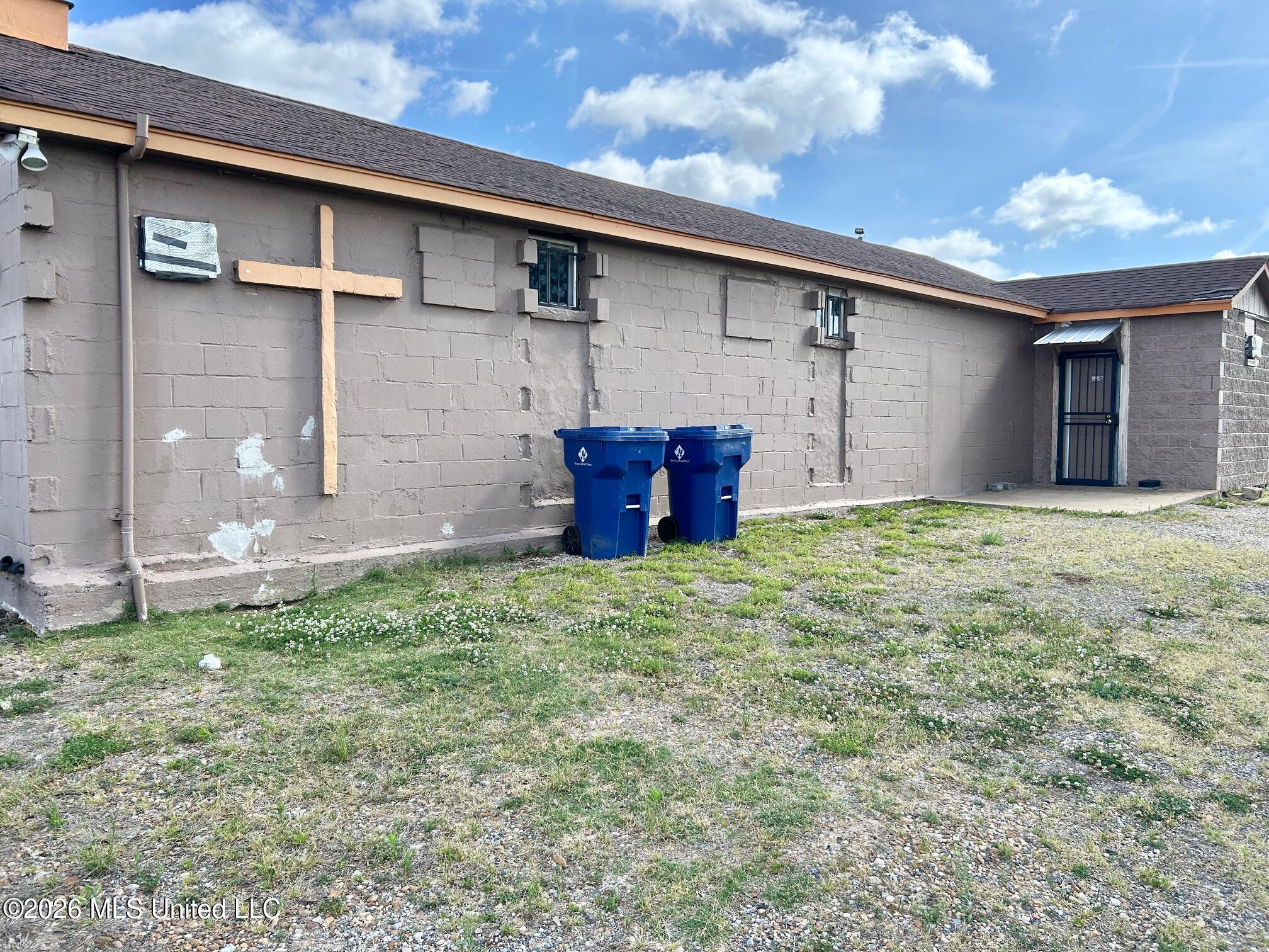 5530 Sanders Road Property Photo 3