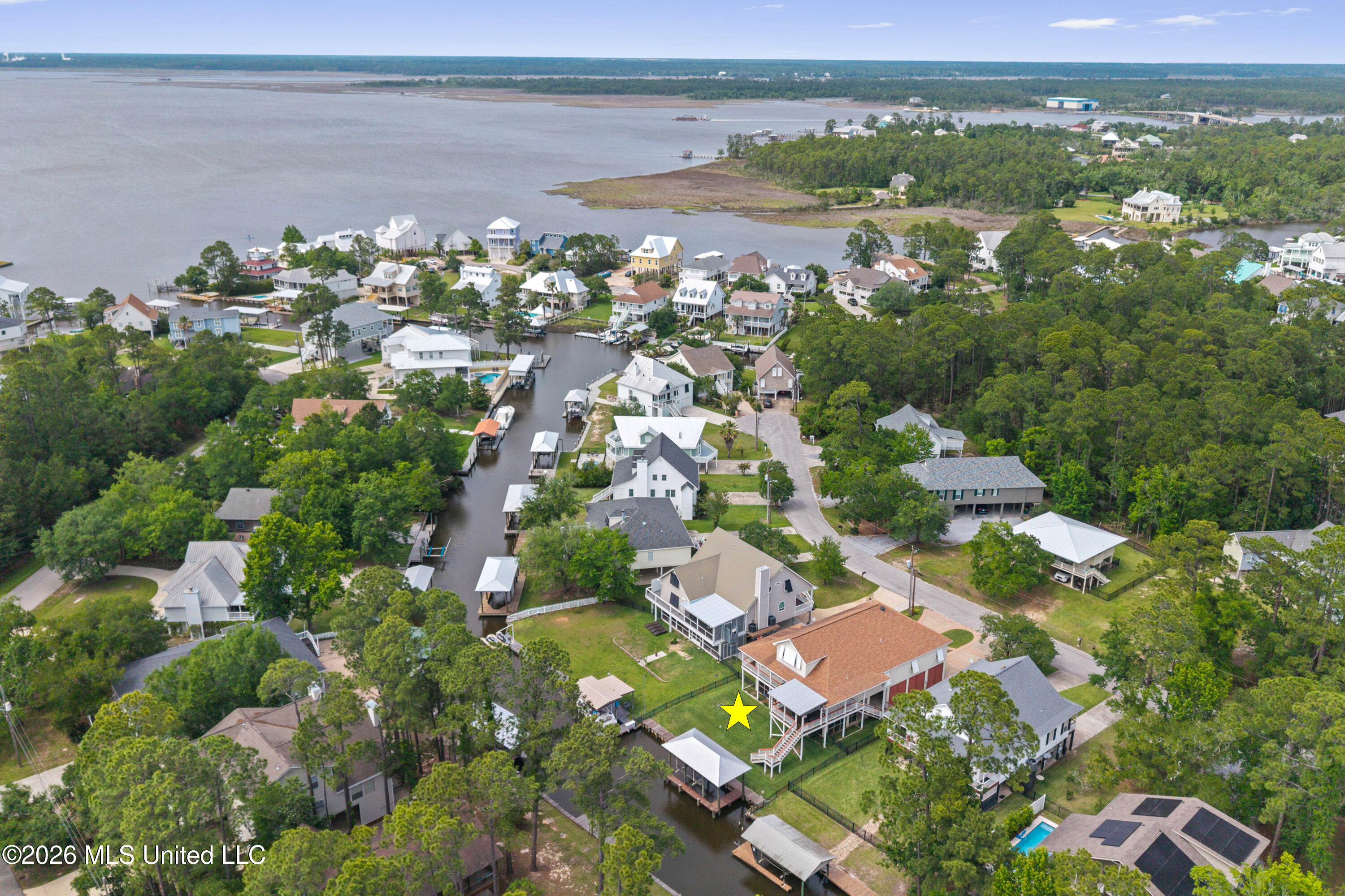 111 Ironwood Cove Property Photo 3