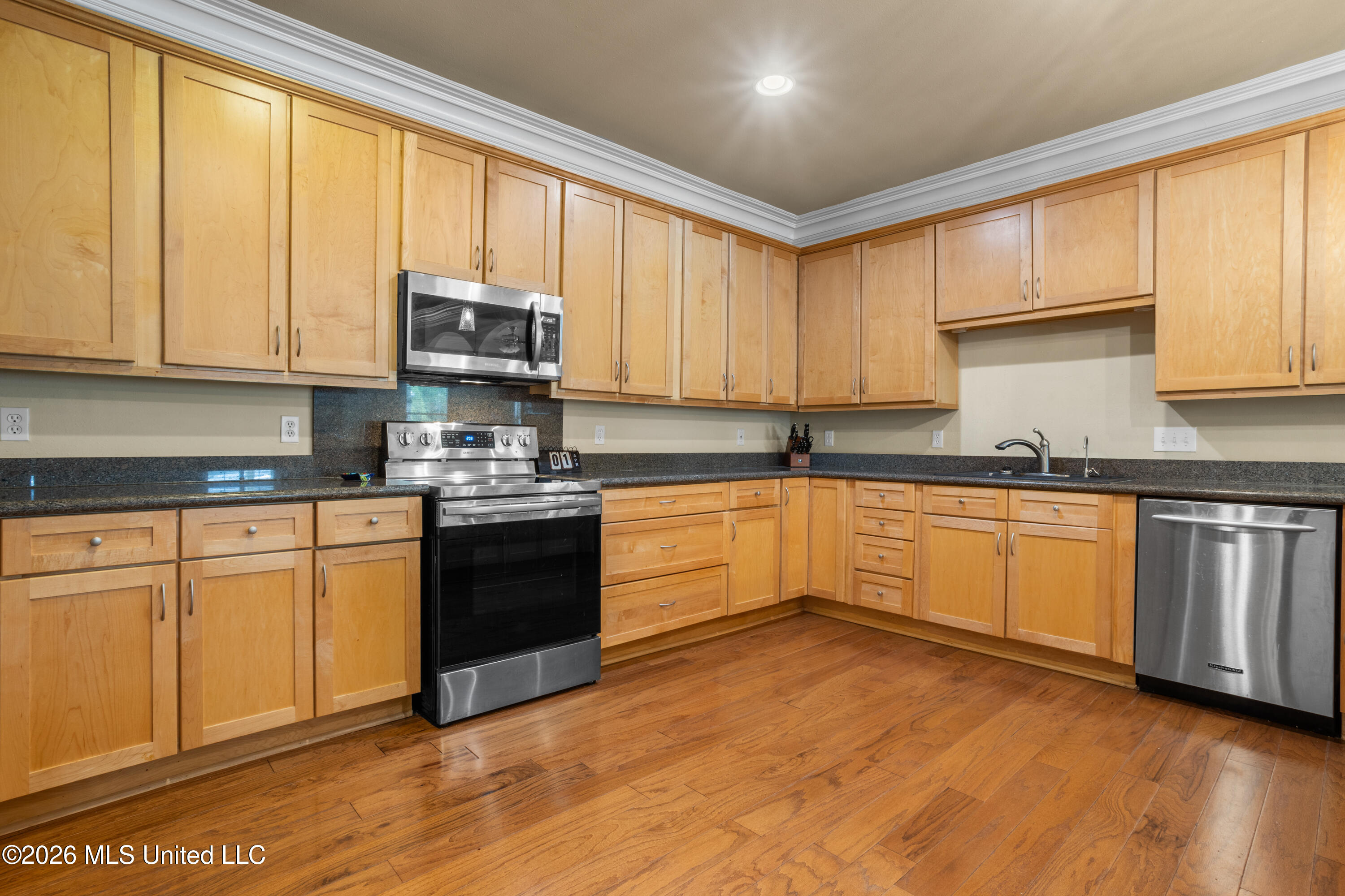 111 Ironwood Cove Property Photo 14