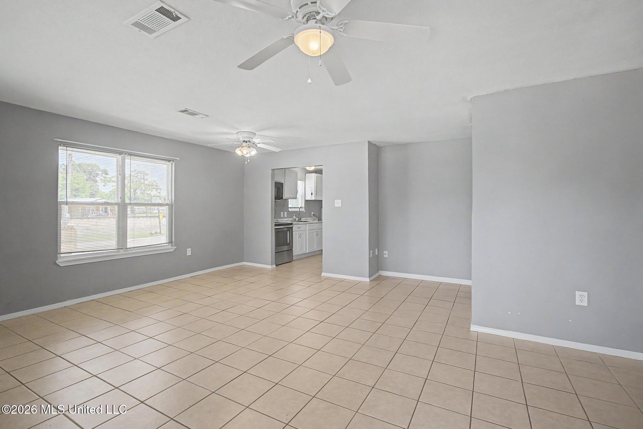 198 Keller Avenue Property Photo 4
