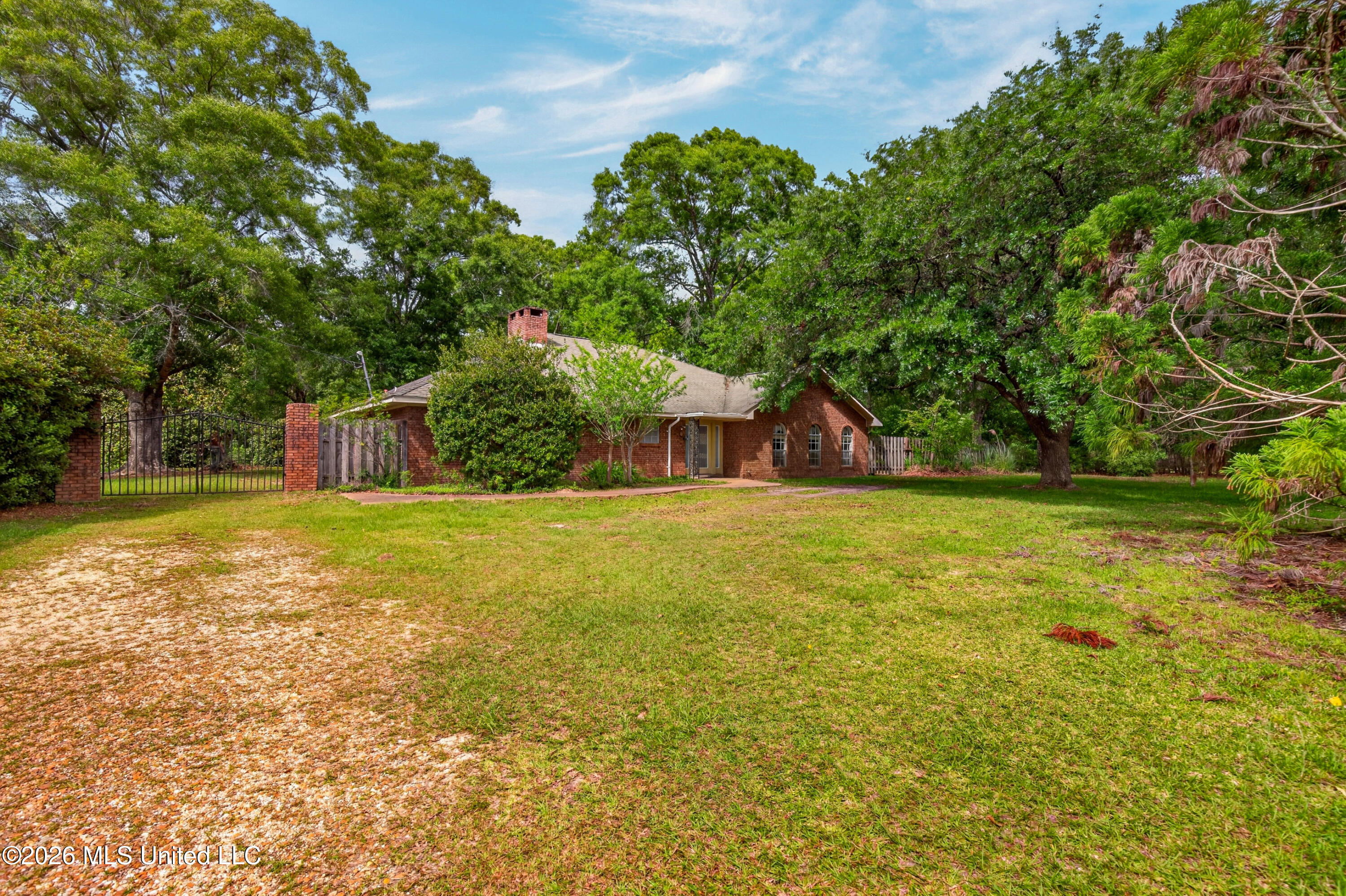 20536 Highway 53 Property Photo 4