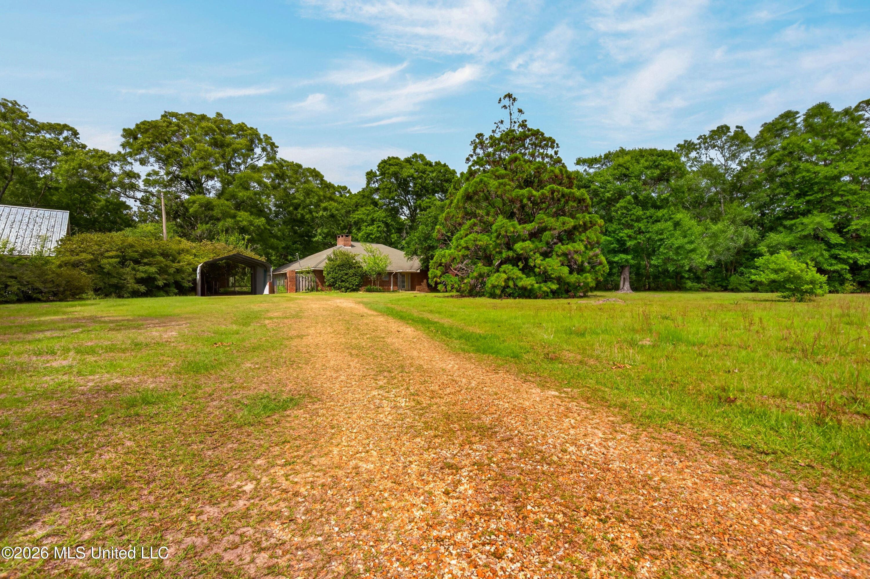 20536 Highway 53 Property Photo 5